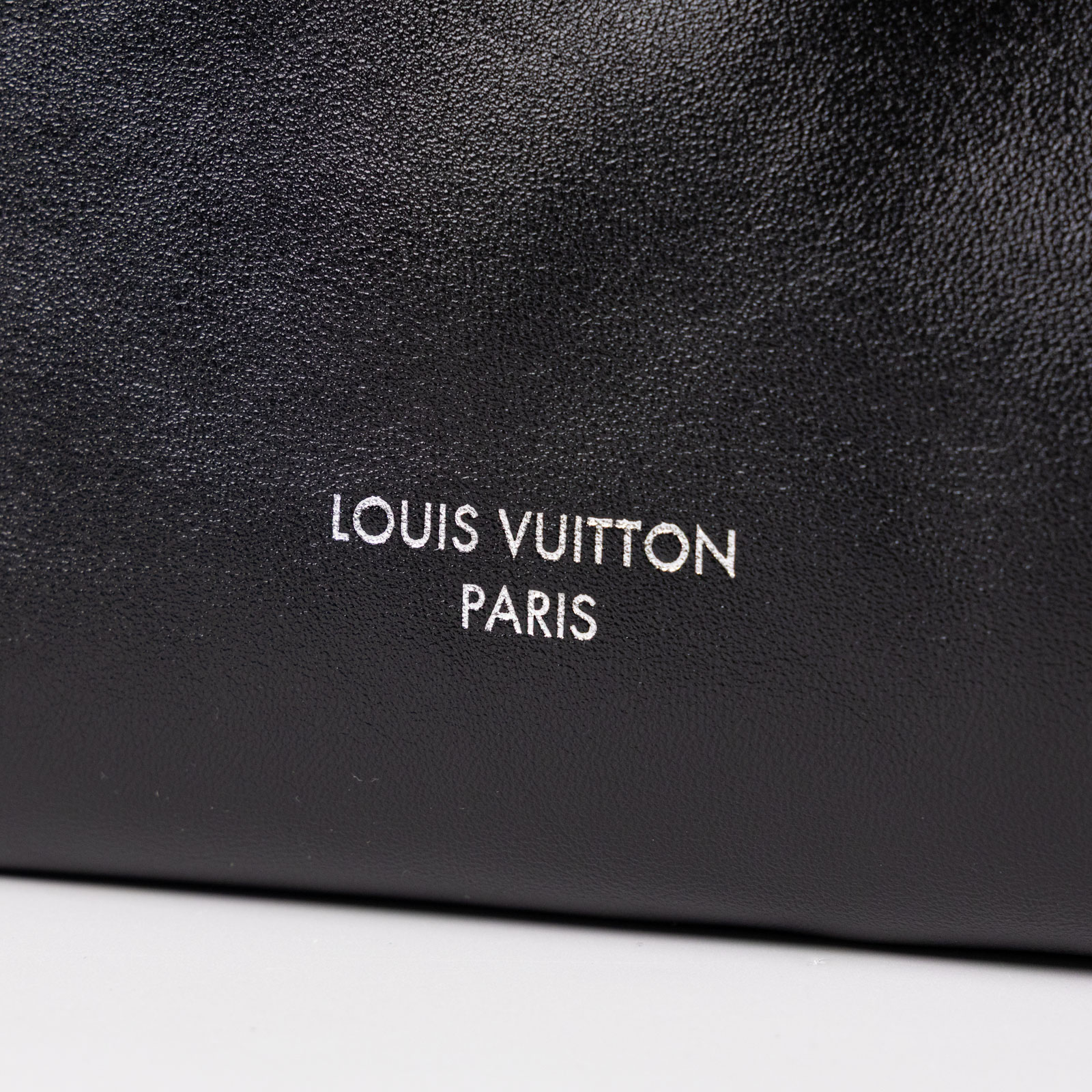 路易威登 LOUIS VUITTON CarryAll Vibe MM 手提 肩背包 黑色 M25143 晶片款  原廠盒子/防塵袋/內袋