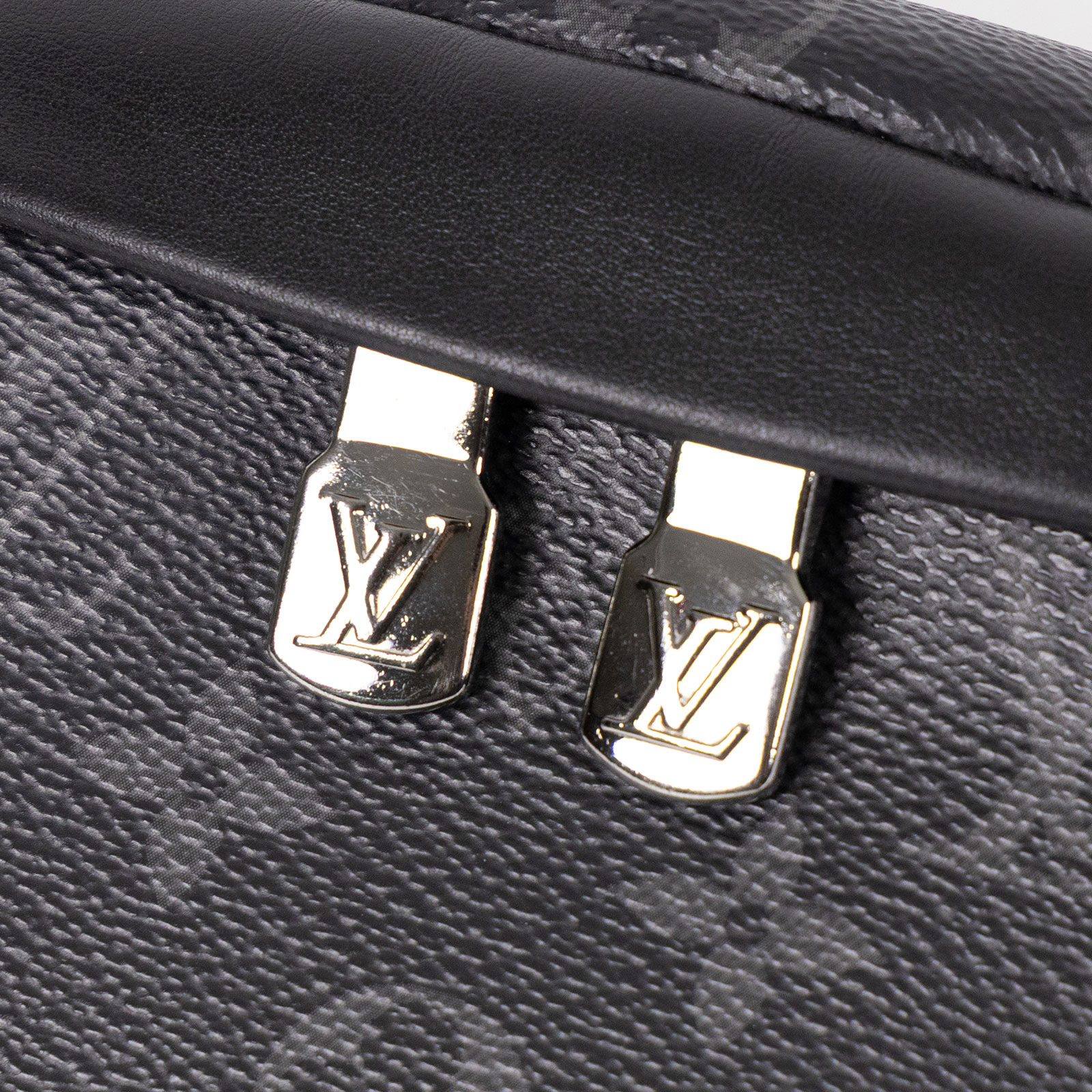 路易威登 LOUIS VUITTON Discovery PM 腰包 Monogram Eclipse 黑色 M46035 晶片款  原廠盒子/防塵袋/購買證明