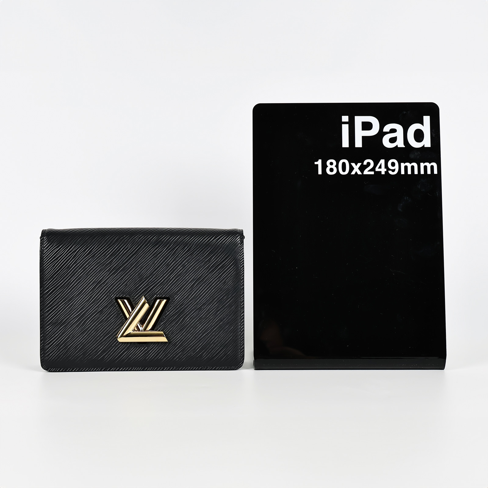 路易威登 LOUIS VUITTON LV Twist 黑金扣 鏈帶包 黑色 M68750 晶片款 黑EPI WOC 防塵袋