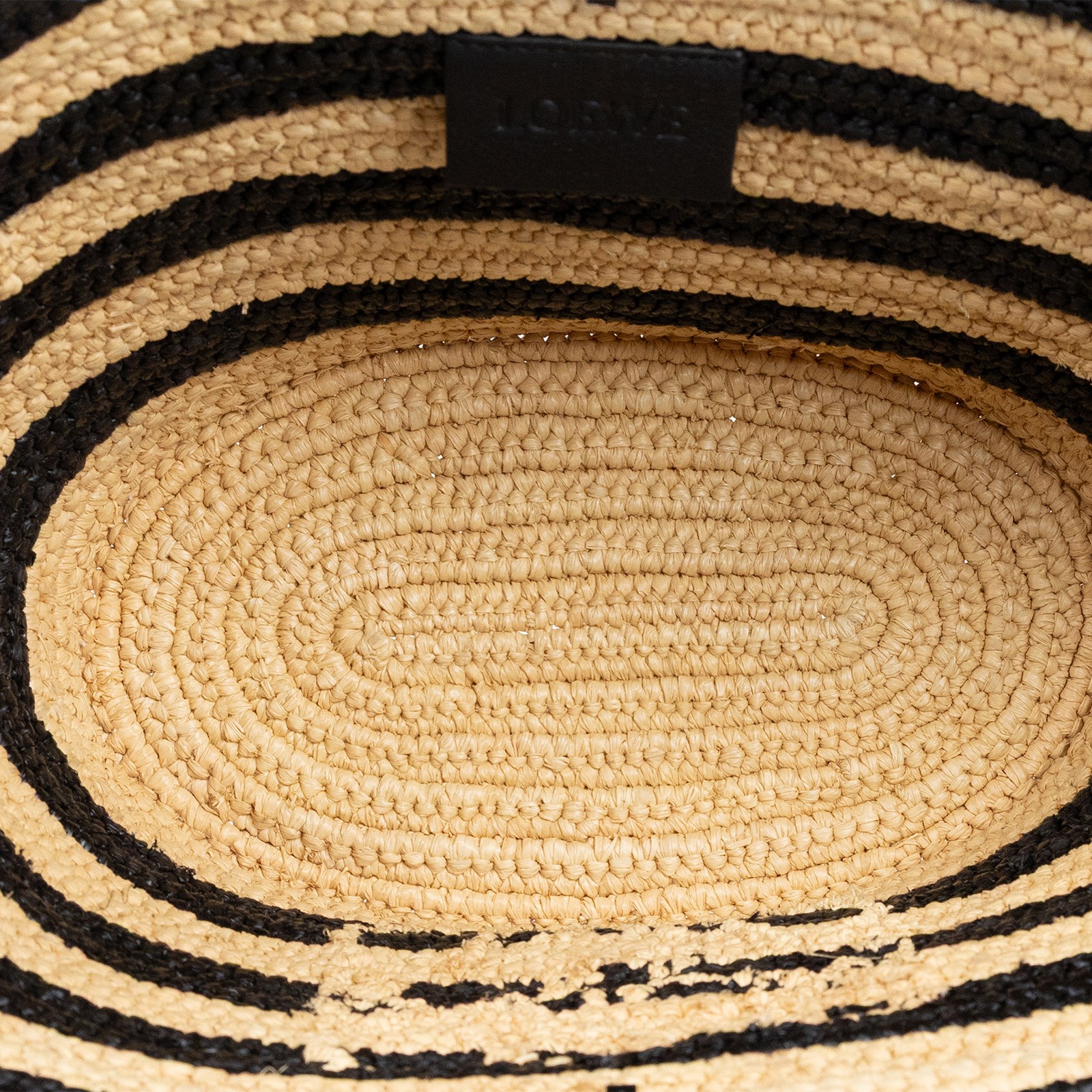 羅意威 LOEWE Elephant basket bag in raffia 大象包 拉菲亞草 托特包 A223T37X02 黑棕條紋草編肩背包 防塵袋