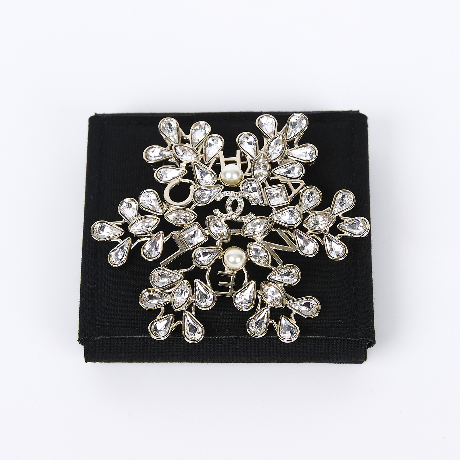 香奈兒 CHANEL 胸針 飾品 B19/K 雪花水鑽珍珠大胸針 無附屬品