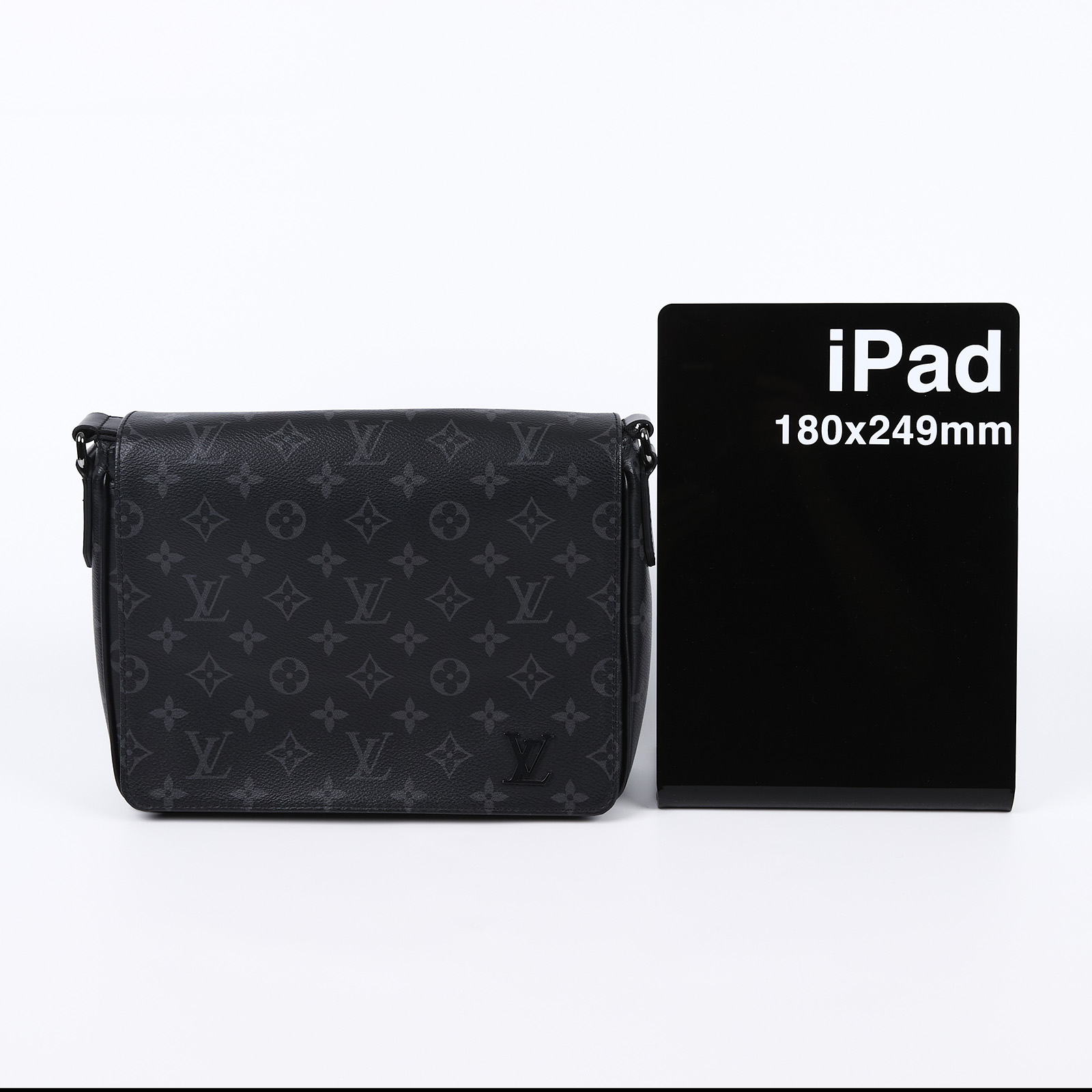 路易威登 LOUIS VUITTON District PM 肩背包 Eclipse帆布 黑色 M46255 晶片款 黑原花DISTRICT PM 防塵袋