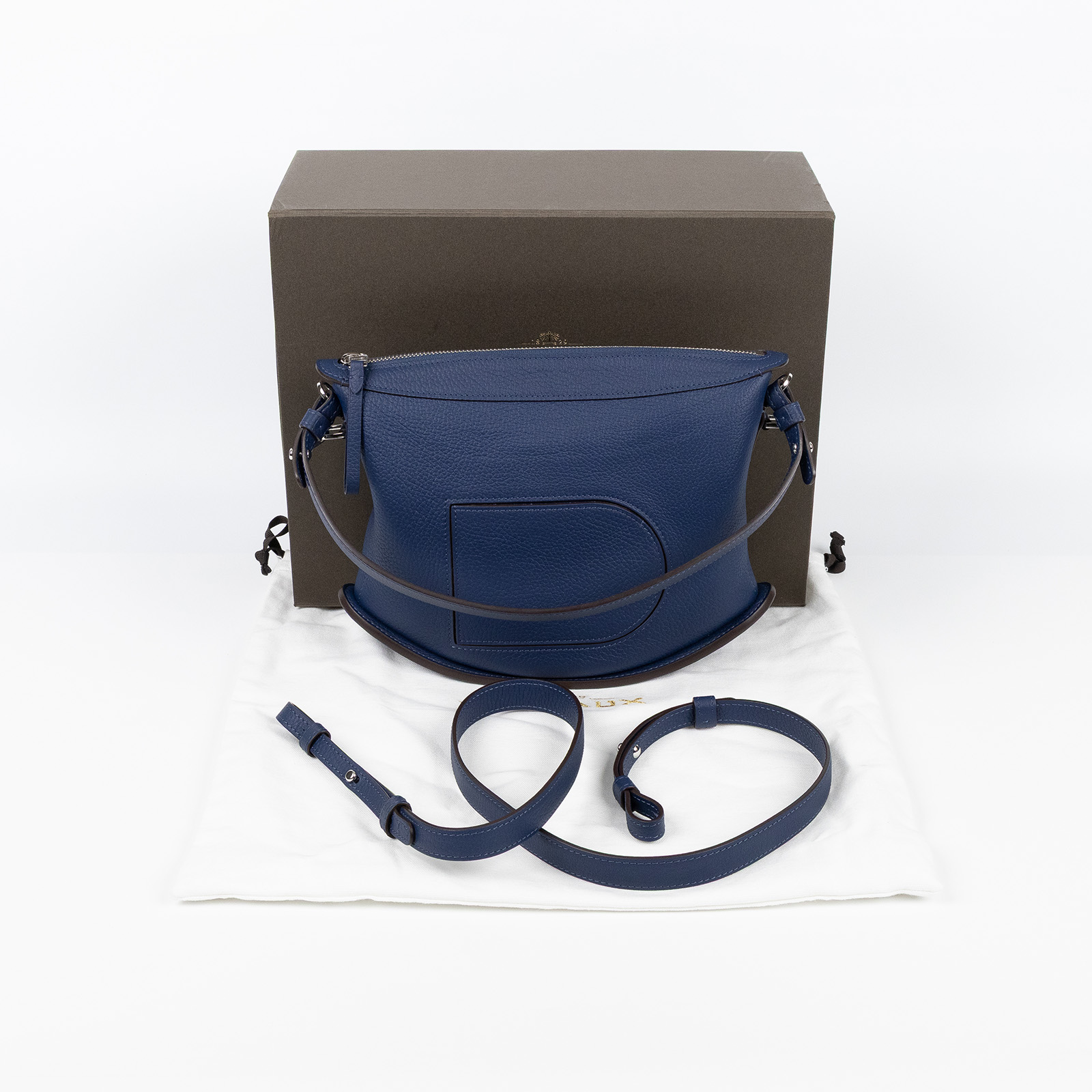 德爾沃 DELVAUX  Pin Swing PM 斜背包 AA0601AQY022NPA 深藍PIN SWING 原廠盒子/防塵袋
