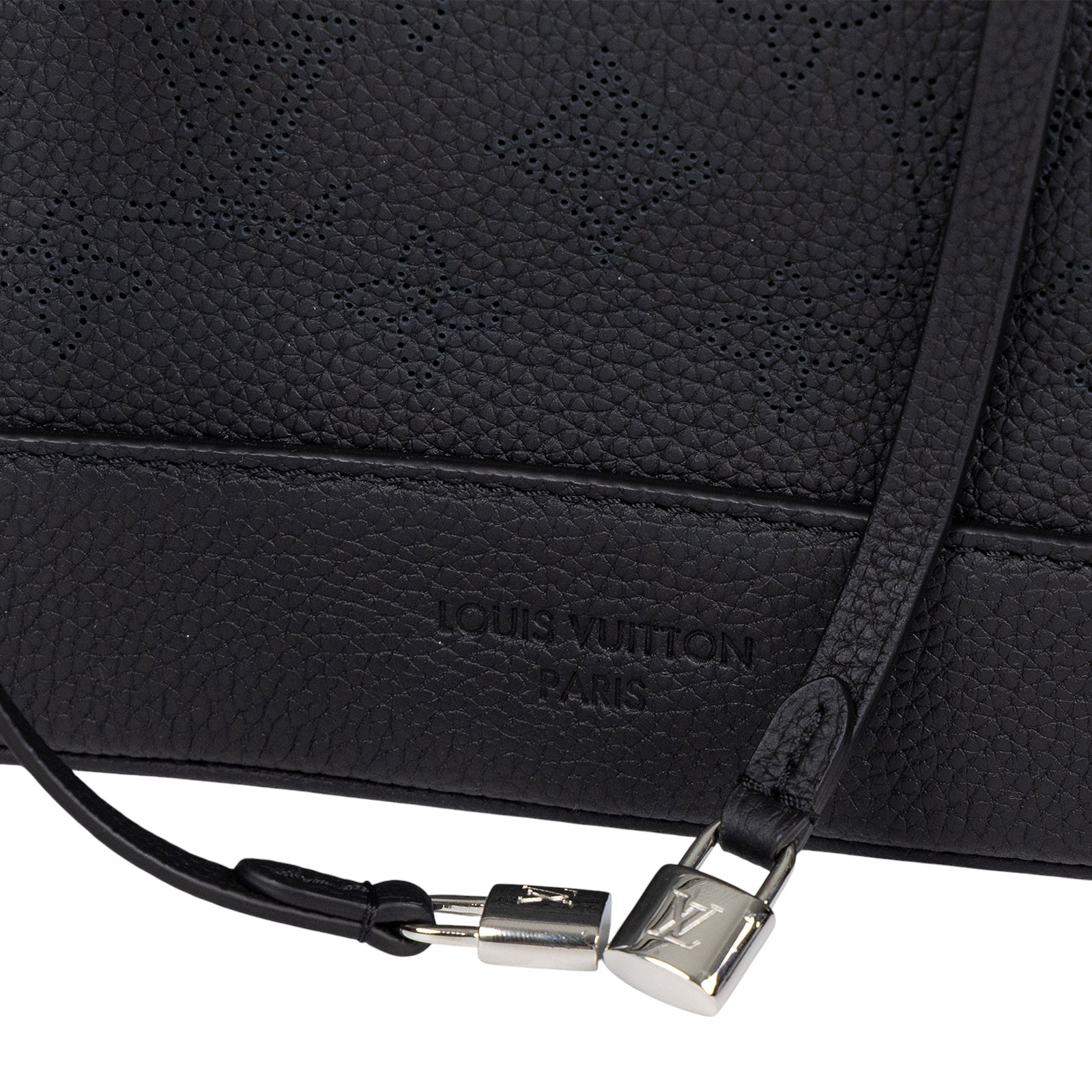 路易威登 LOUIS VUITTON Flore 肩背包 黑色 M12139 晶片款 黑Flore Mahina 防塵袋/購買證明