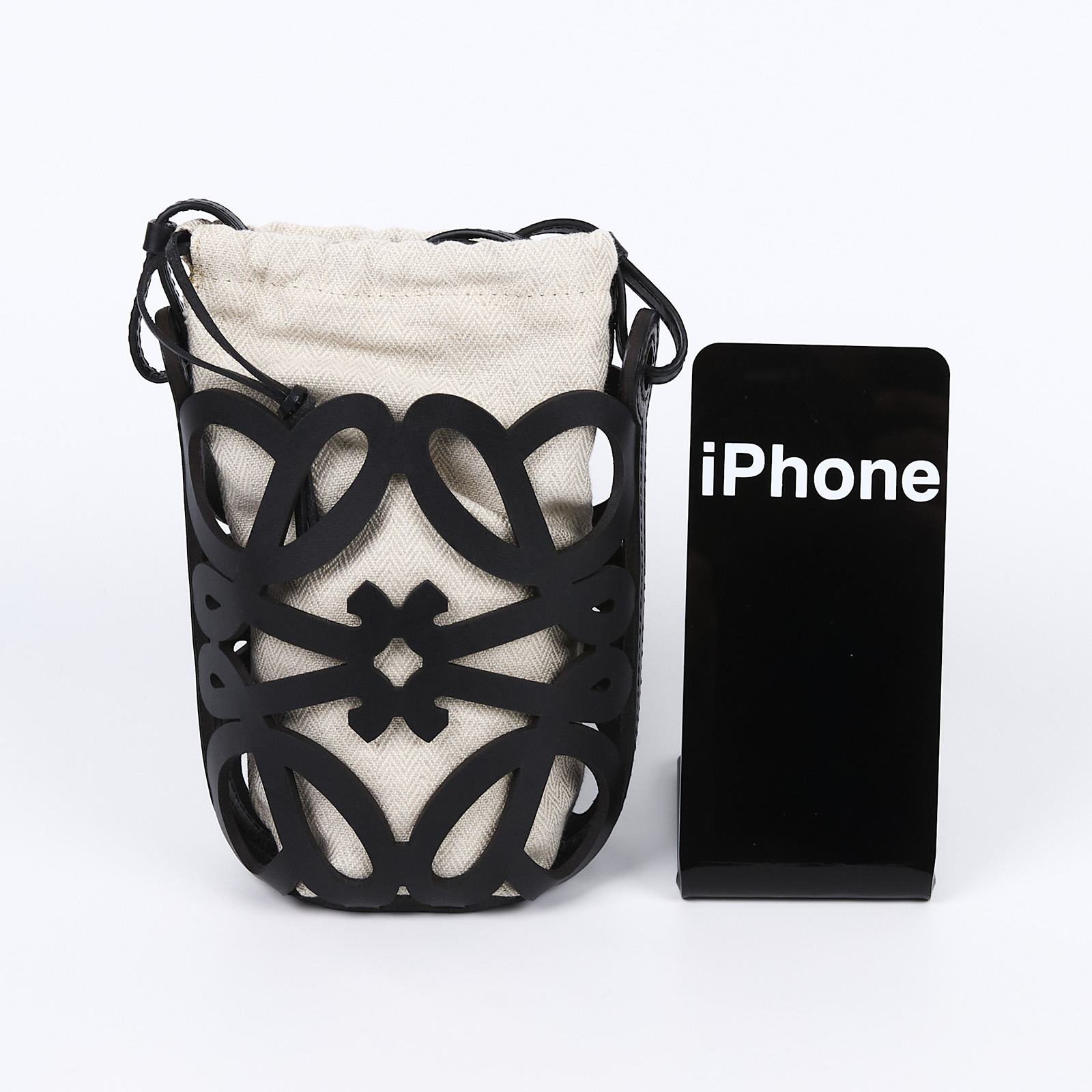 羅意威 LOEWE Anagram Cutout Pocket 水桶包 C922Y62X07 黑Anagram Cutout Pocket 肩背包 防塵袋