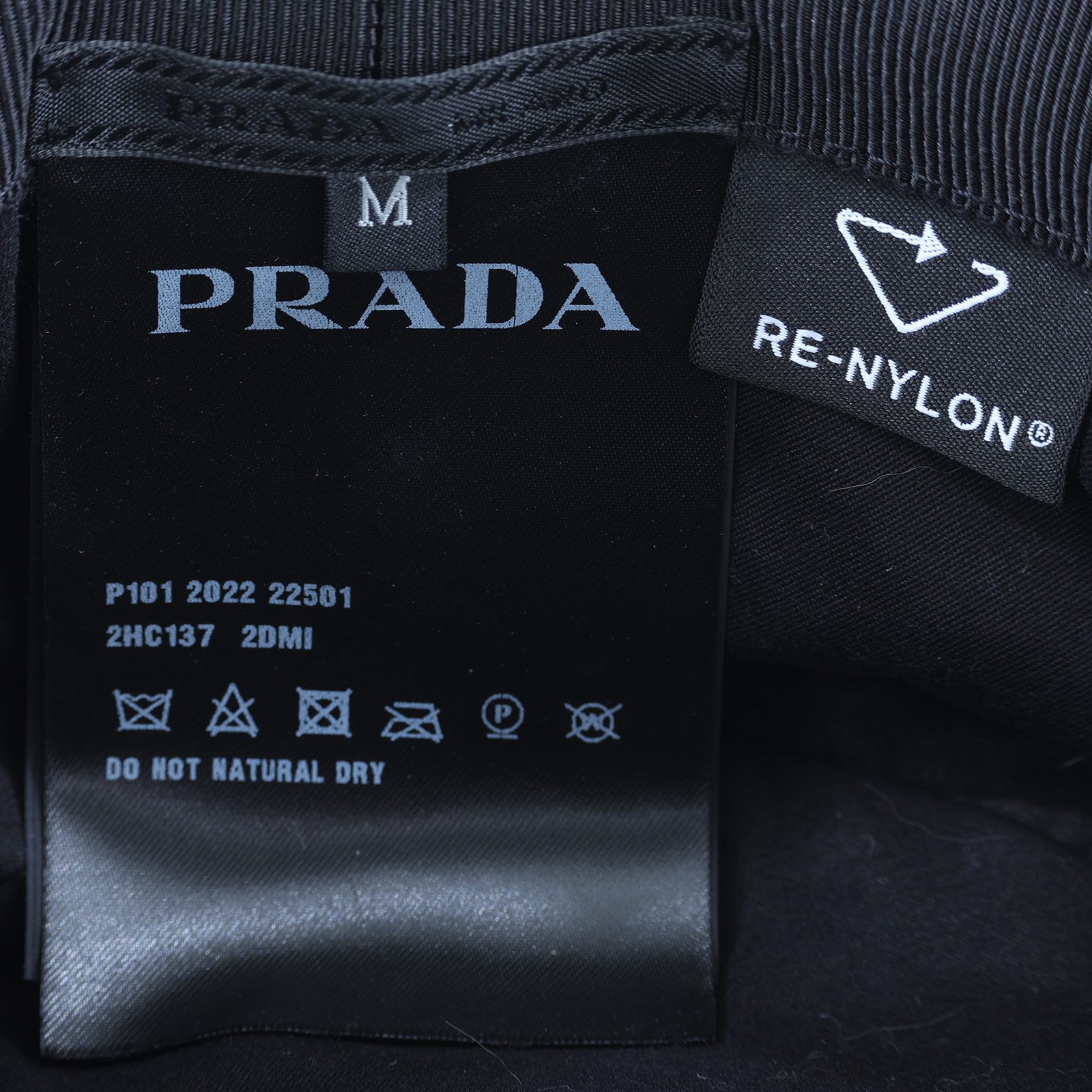 普拉達 PRADA Re-Nylon 漁夫帽 2HC137_2DMI_M 黑金屬三角LOGO尼龍漁夫帽 防塵袋
