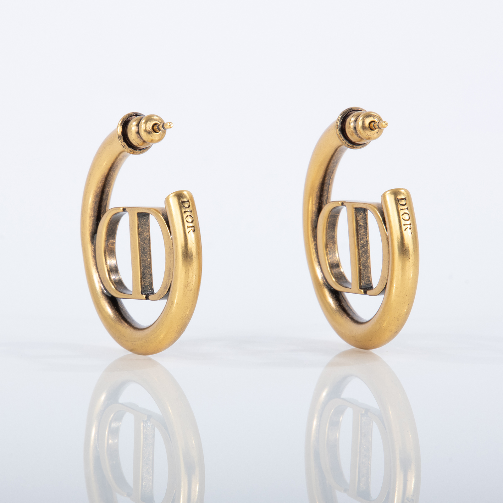 迪奧 CHRISTIAN DIOR 30 Montaigne 耳釘 E2050WOMMT 金圓圈耳環 原廠盒子/防塵袋