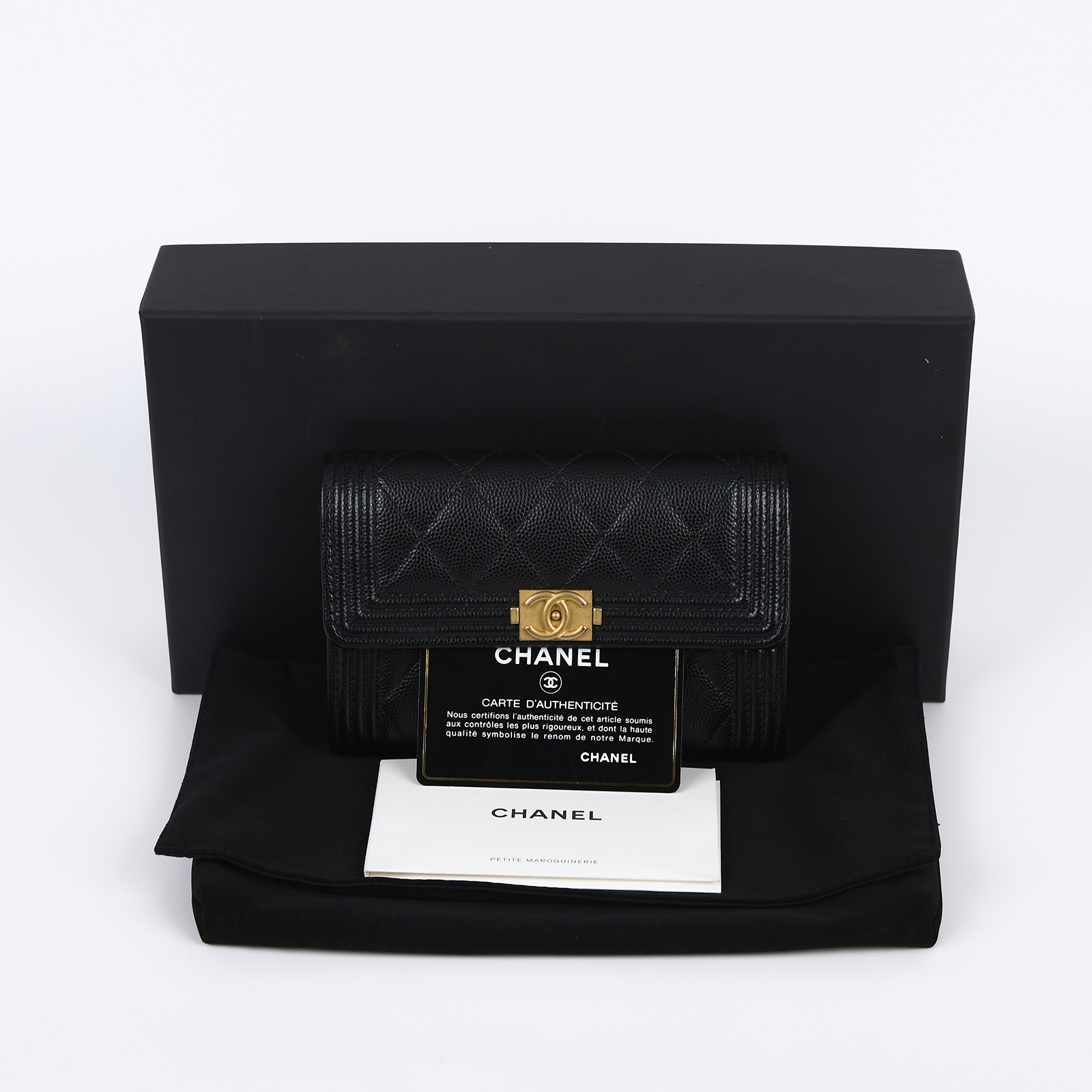香奈兒 CHANEL BOY 五卡 中夾 小羊皮 錢包 A84302 24開淡金黑荔枝BOY中夾 原廠盒子/防塵袋/保證卡