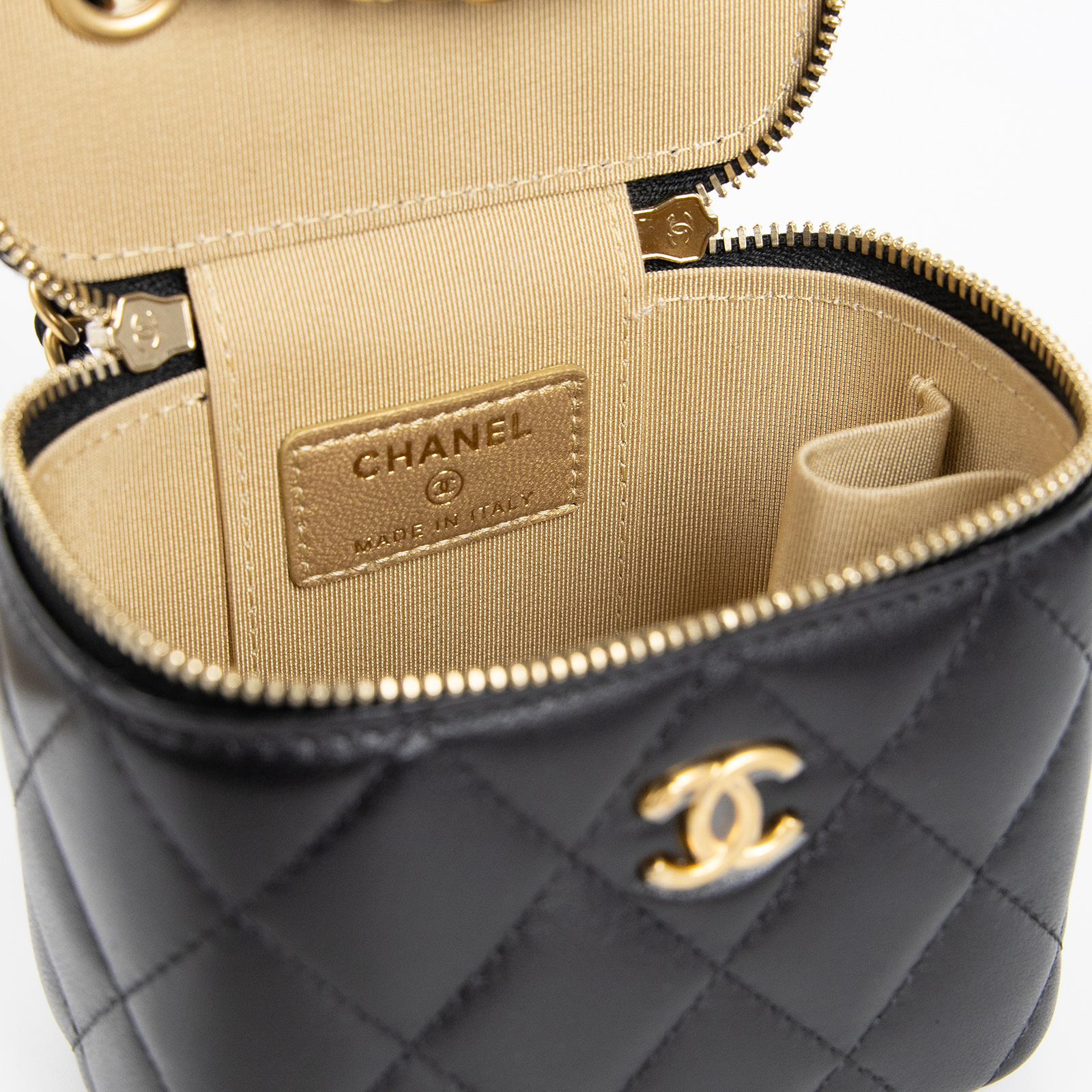 香奈兒 CHANEL Vavnity 金球 斜背 化妝包 AP1447 29開黑羊皮金球化妝包 原廠盒子/防塵袋/保證卡