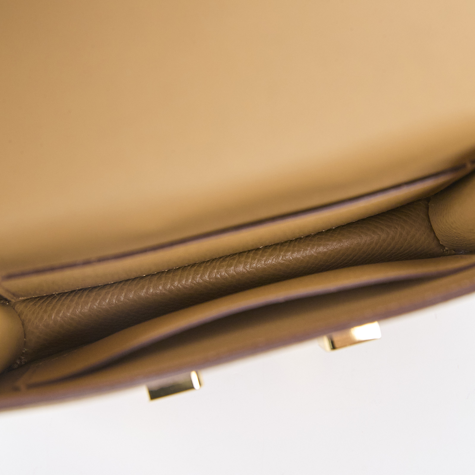 愛馬仕 Hermes Constance Slim 錢包 康康包 短夾 H082060CC4B /EPSOM/4B/BISCUIT/  原廠盒子/防塵袋