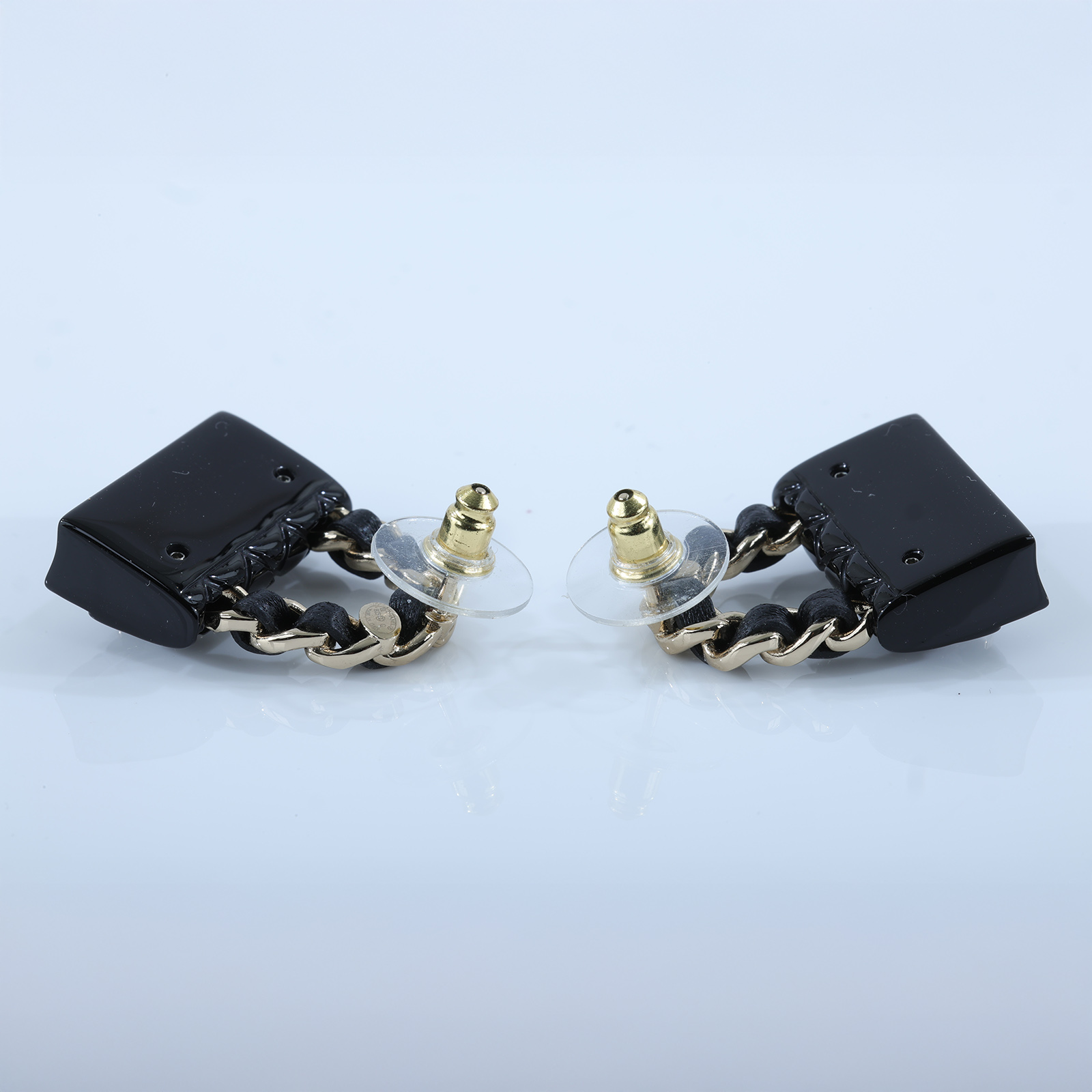 香奈兒 CHANEL 手提包造型 耳環 黑色 B23C 黑包包耳環 原廠盒子/防塵袋