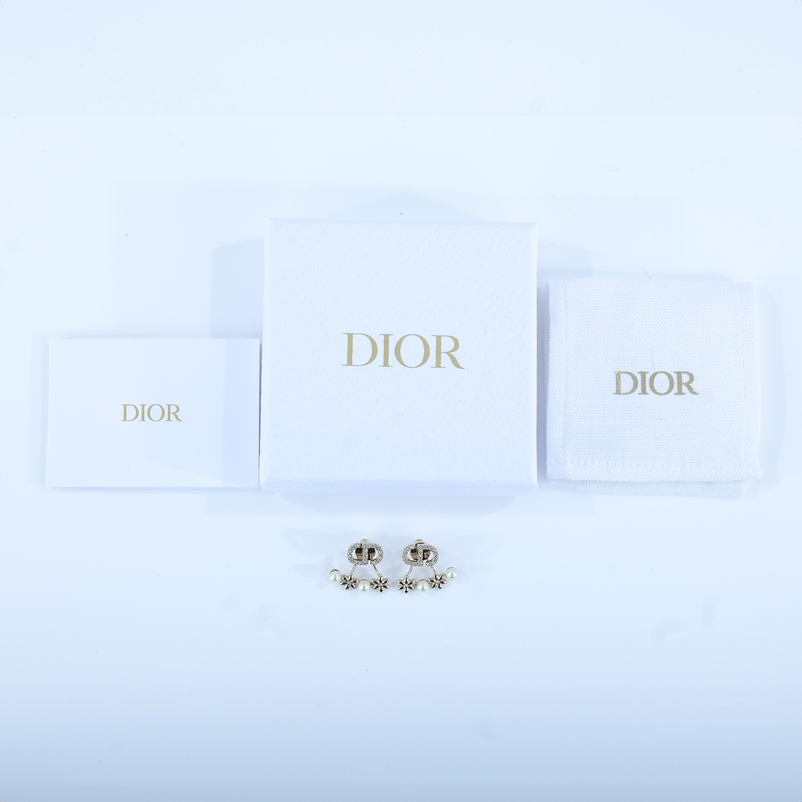 迪奧 CHRISTIAN DIOR Petit CD Daisy 耳釘 E4380WOMCY_D03S 金色水鑽CD耳環 原廠盒子/防塵袋