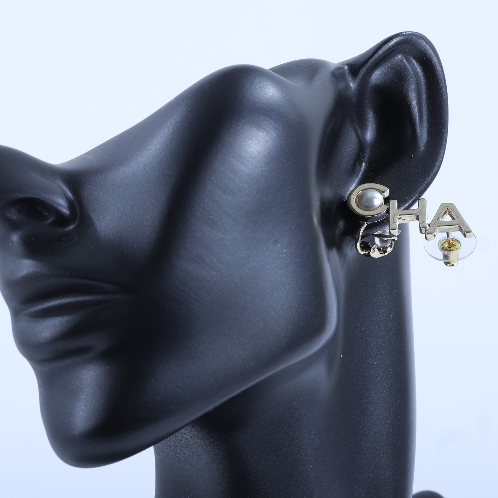 香奈兒 CHANEL 珍珠 耳環 耳釘 A22K 金字母耳環 原廠盒子/底襯