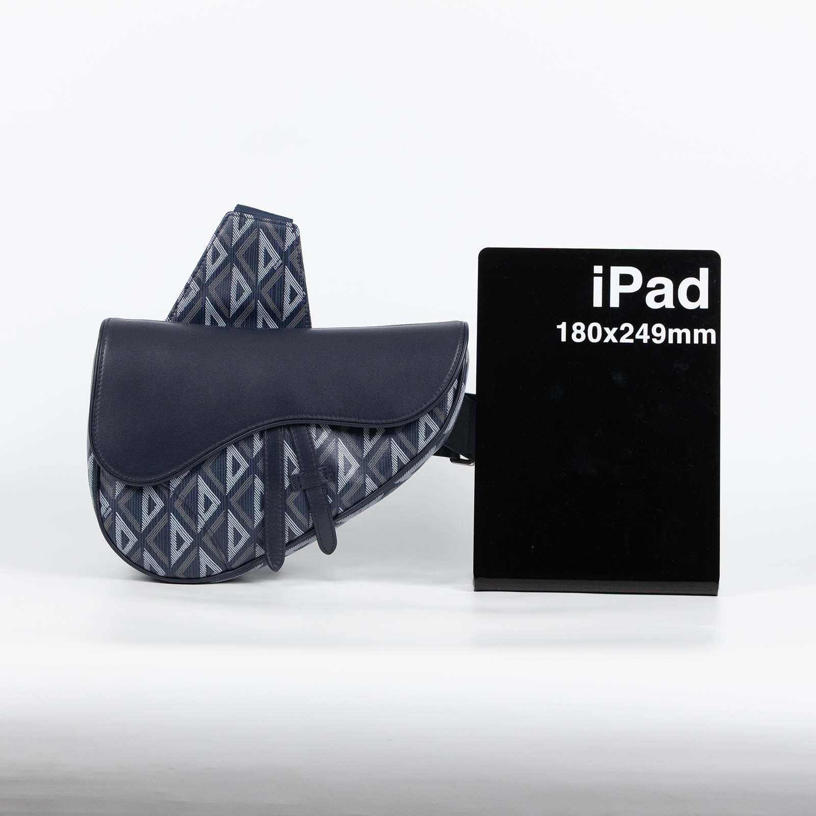 迪奧 CHRISTIAN DIOR Saddle 馬鞍包 1ADPO093CDP 深藍CD馬鞍包 原廠盒子/防塵袋/購買證明