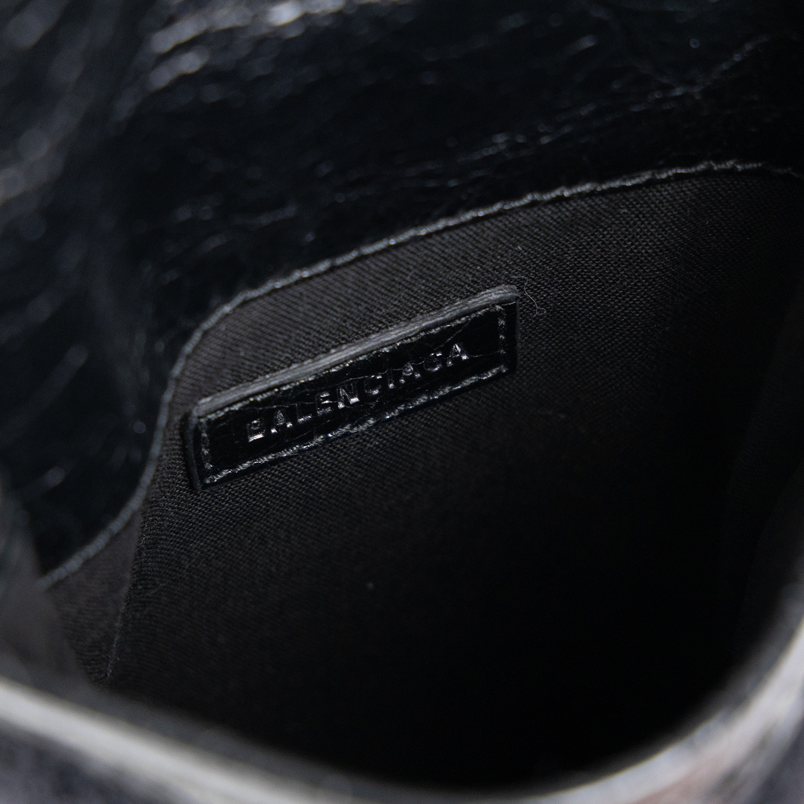 巴黎世家 BALENCIAGA Explorer 小型 小包 6559821VG7X 黑油蠟皮手機包 防塵袋