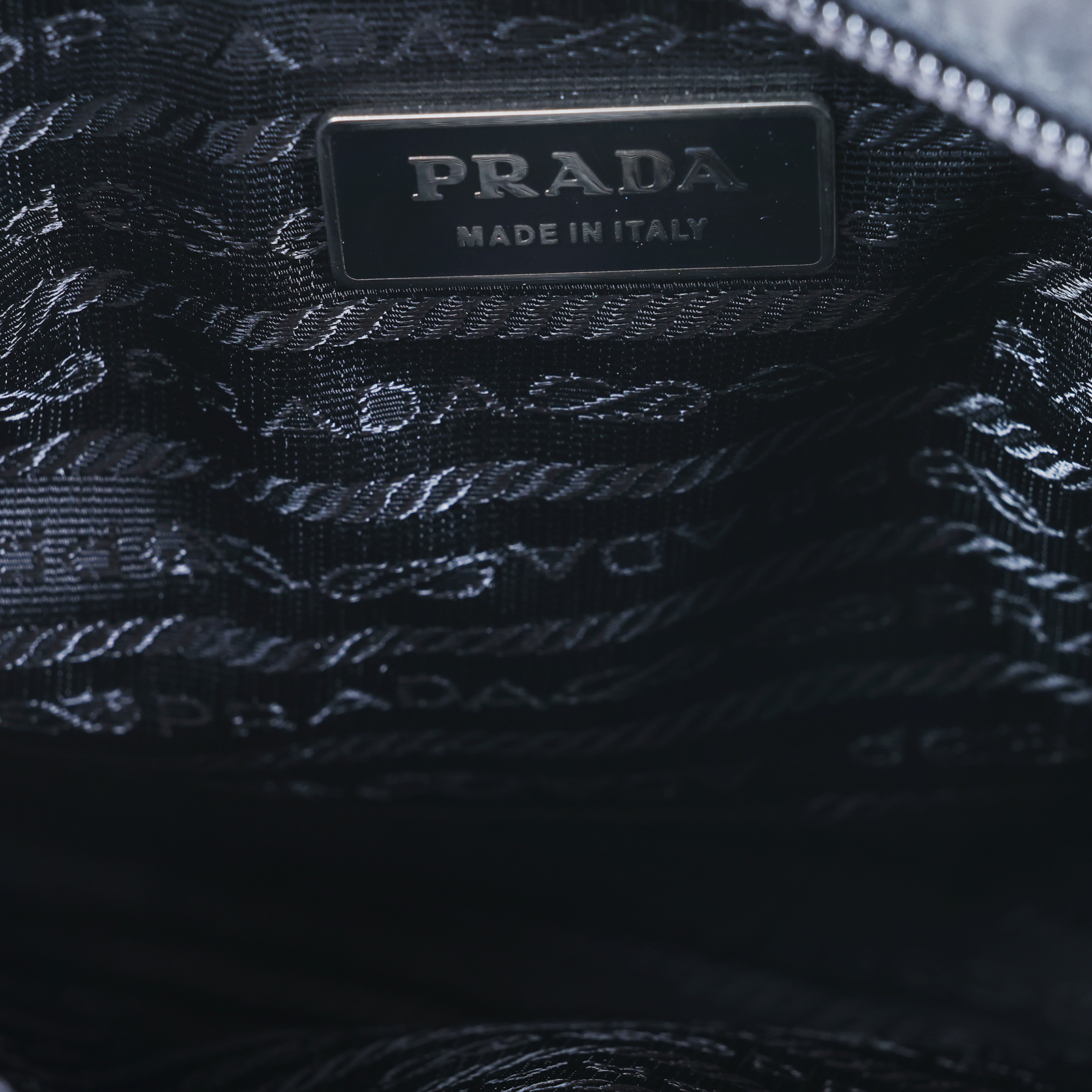 普拉達 PRADA Tessuto Nylon 肩背包 斜背包 VA0270 黑尼龍斜背包 防塵袋/保證卡