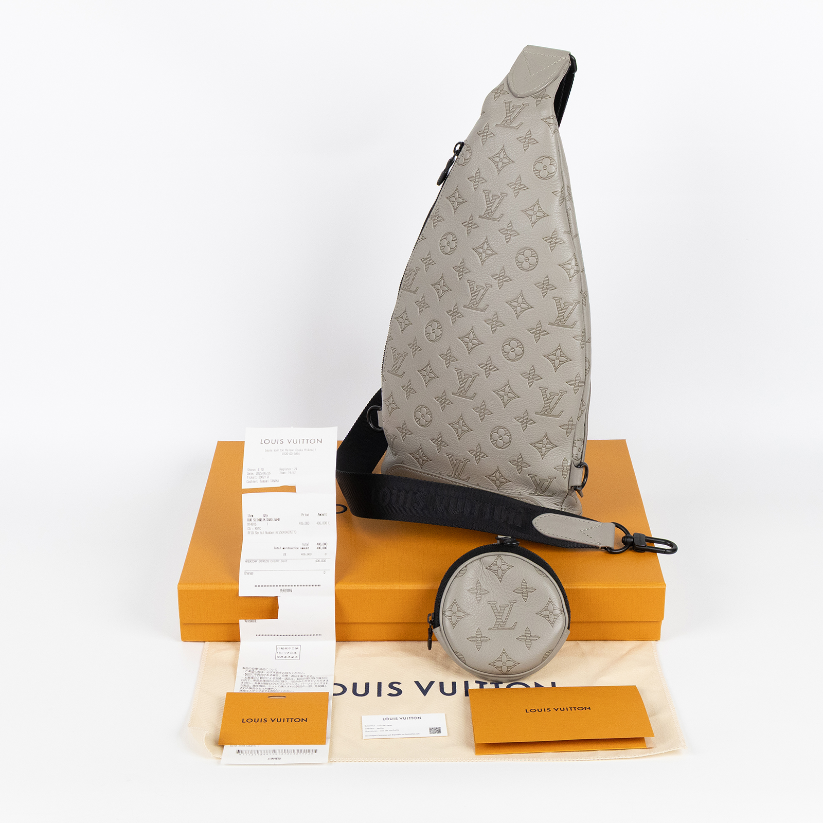 路易威登 LOUIS VUITTON 斜背包 胸口包 M14916 晶片款 米灰色SHADOW壓紋胸包 零錢包/原廠盒子/防塵袋/購買證明