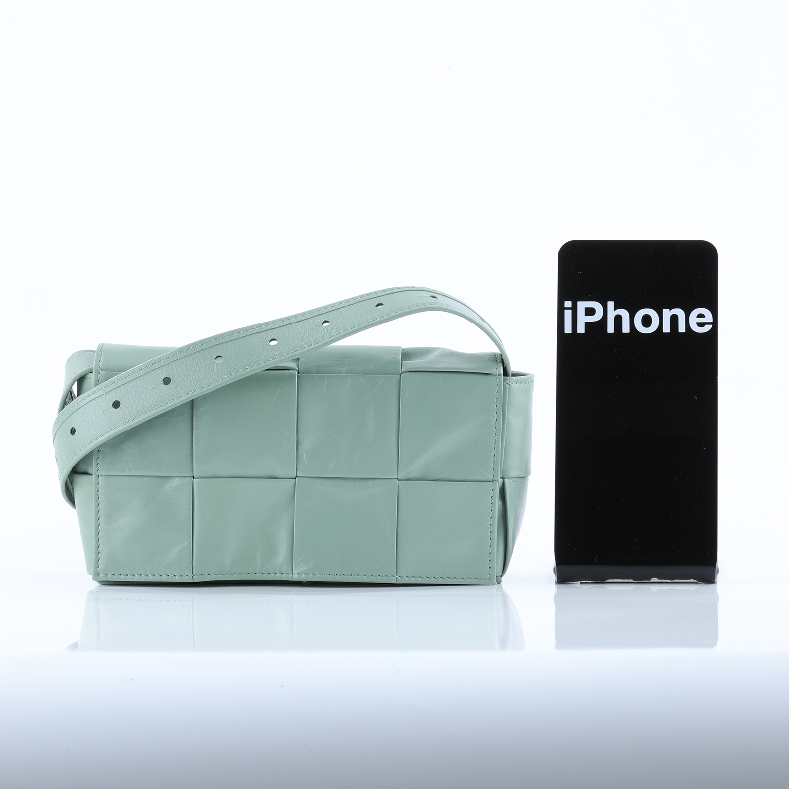 寶緹嘉 BOTTEGA VENETA Cassette 方形編織 腰包  淺綠CASSETTE 4X2 防塵袋