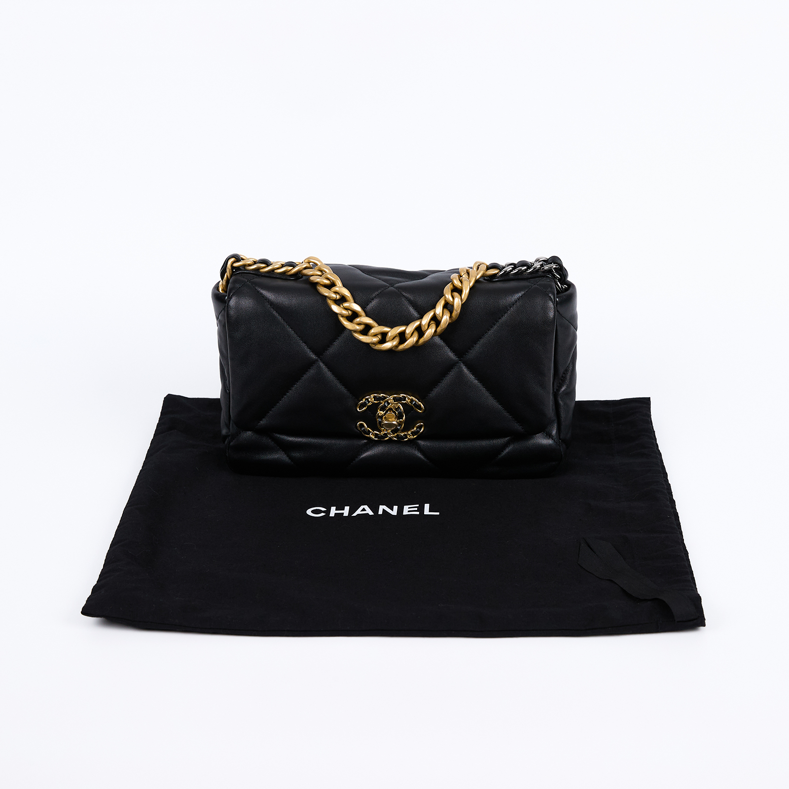 香奈兒 CHANEL 19 口蓋包 菱格紋 金銀鍊帶 手提 肩背包 AS1160 晶片款 黑金羊19包 26CM 防塵袋