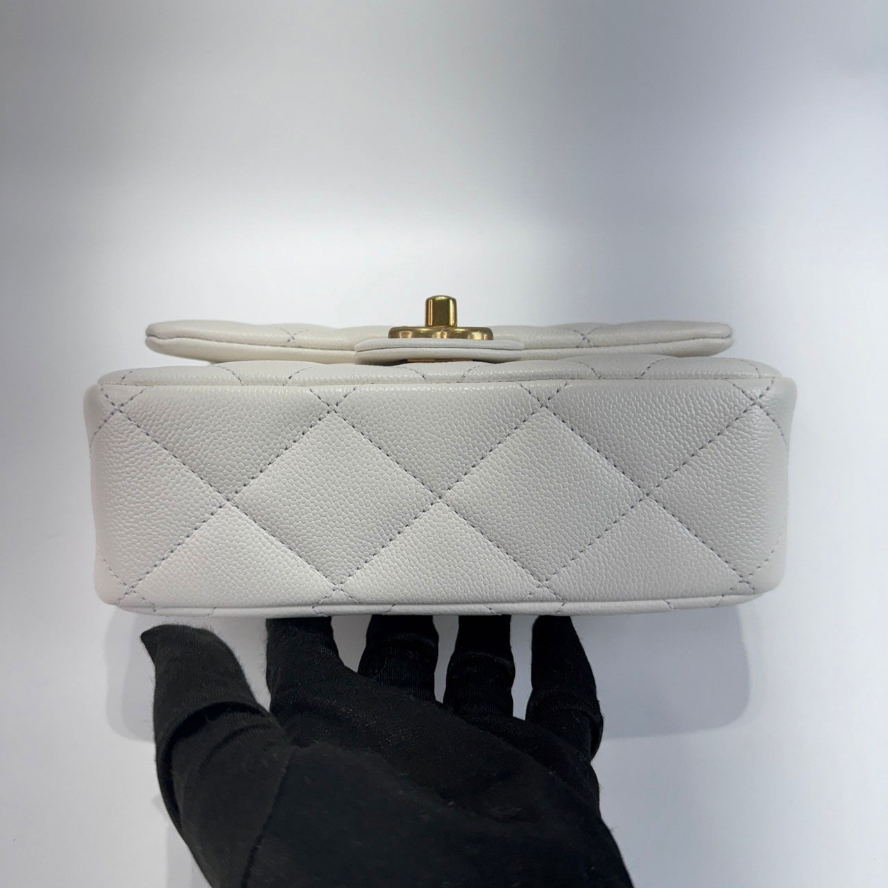 香奈兒CHANEL 金鍊方胖子肩背口蓋包19cm 白愛心調節鍊方胖19CM 防塵袋/原廠盒子- BRAND楓月官方購物網站