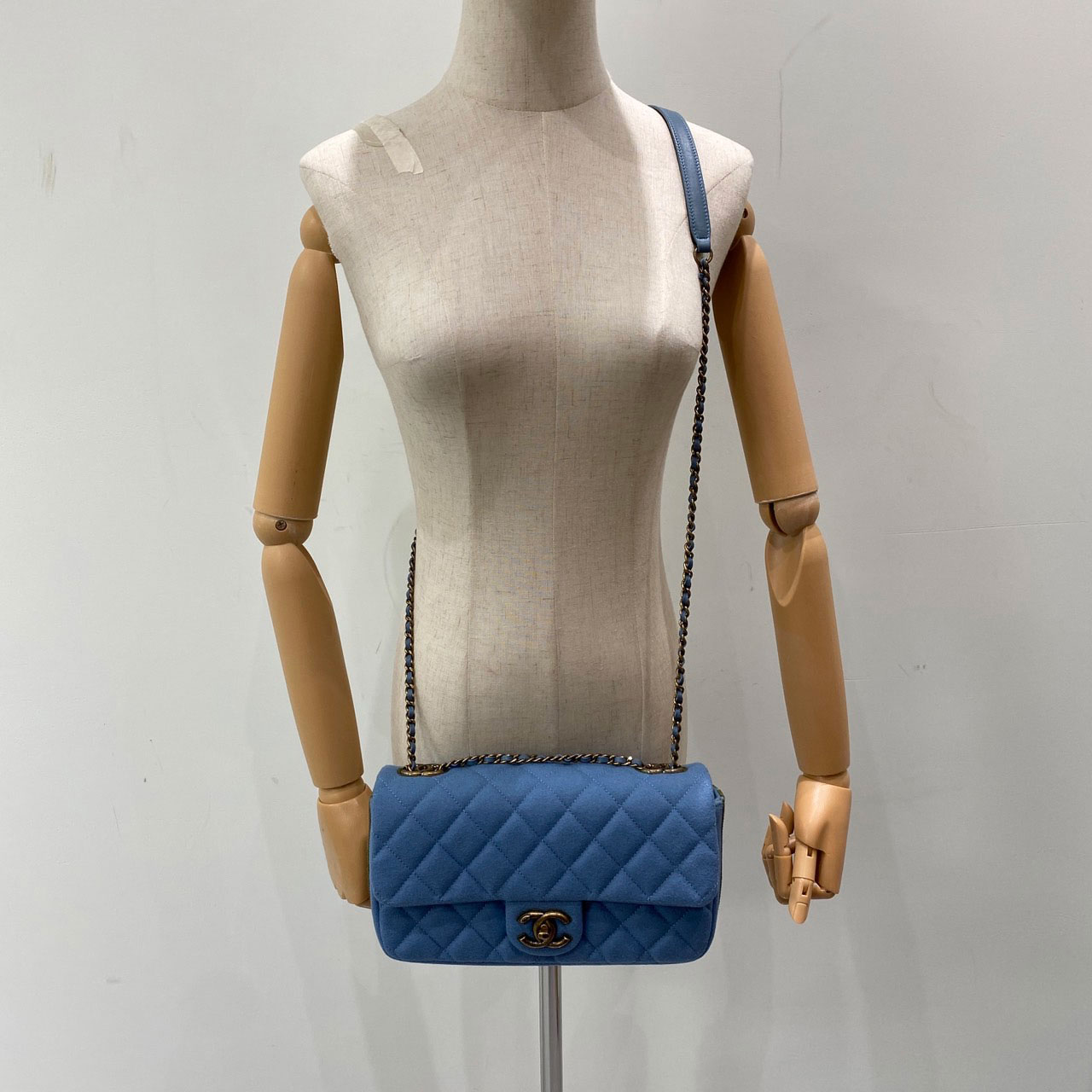 肌触り最高♪【CHANEL】プレード＆ポーチ 游泳套组- 聚碳酸酯、硅树脂与聚酯纤维, 黑与白— 精品| CHANEL