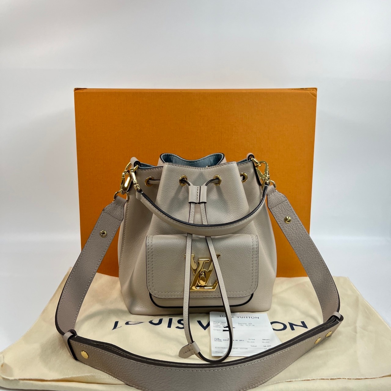 路易威登 LOUIS VUITTON Lockme 水桶包 香檳袋 M57688 晶片款 灰褐色LOCKME水桶包 原廠盒子/防塵袋/購買證明