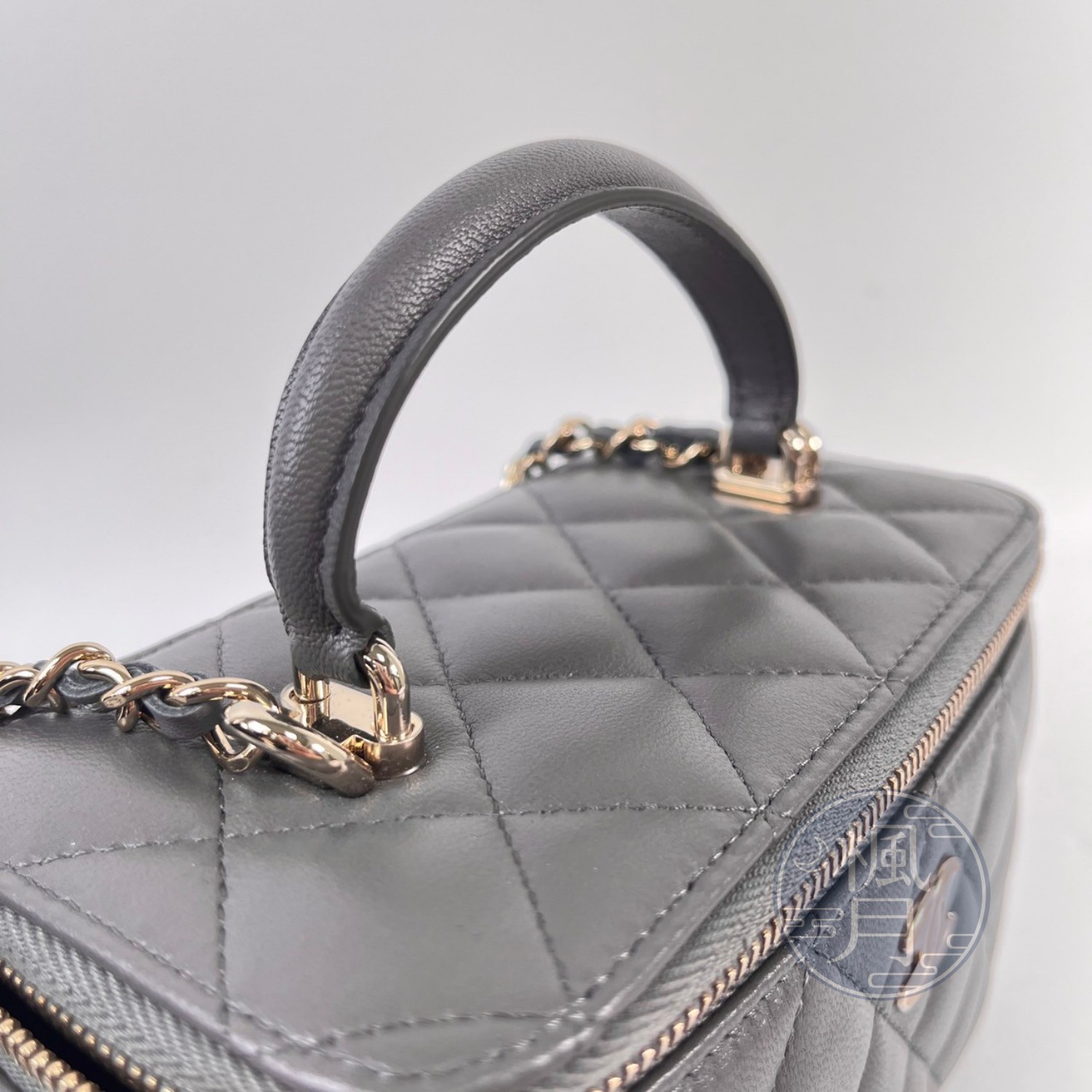 香奈兒 CHANEL Vanity Case 化妝箱 AP2199 晶片款 灰淡金羊皮 Vanity Case 化妝盒 防塵袋/影印購買證明