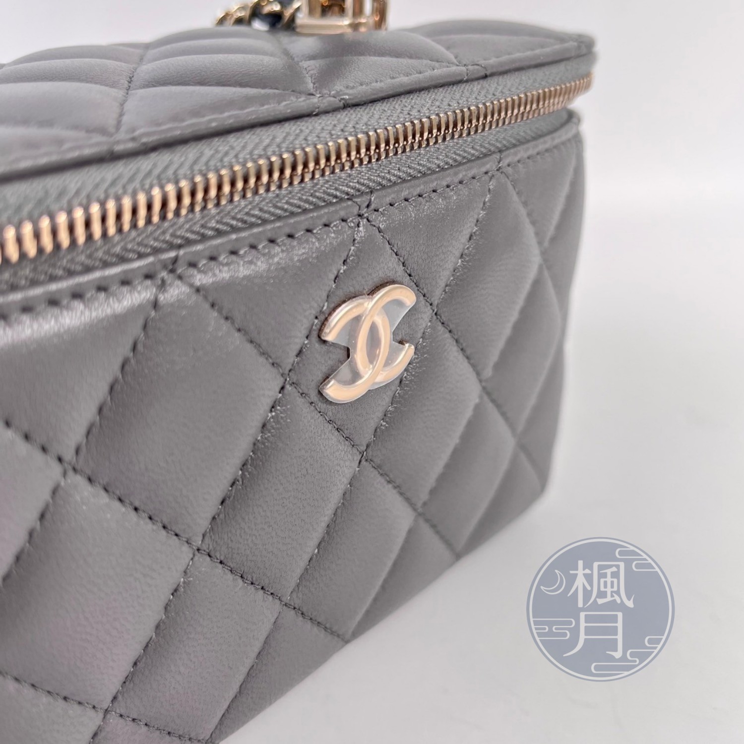 香奈兒 CHANEL Vanity Case 化妝箱 AP2199 晶片款 灰淡金羊皮 Vanity Case 化妝盒 防塵袋/影印購買證明