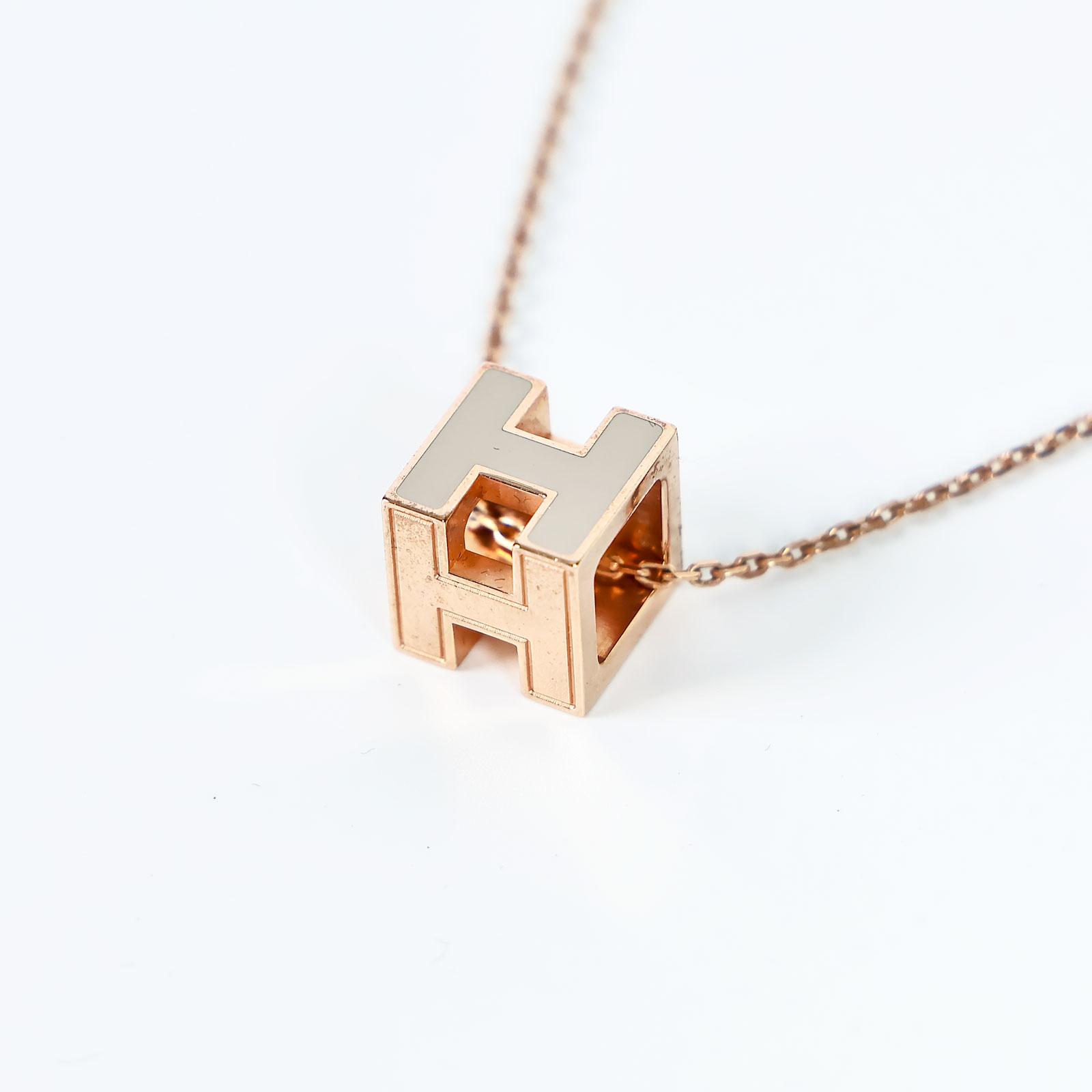 愛馬仕 Hermès Cage dH pendant  項鍊 CAGEDHPENDANT ST 01 19 奶茶立體H項鍊 原廠盒子