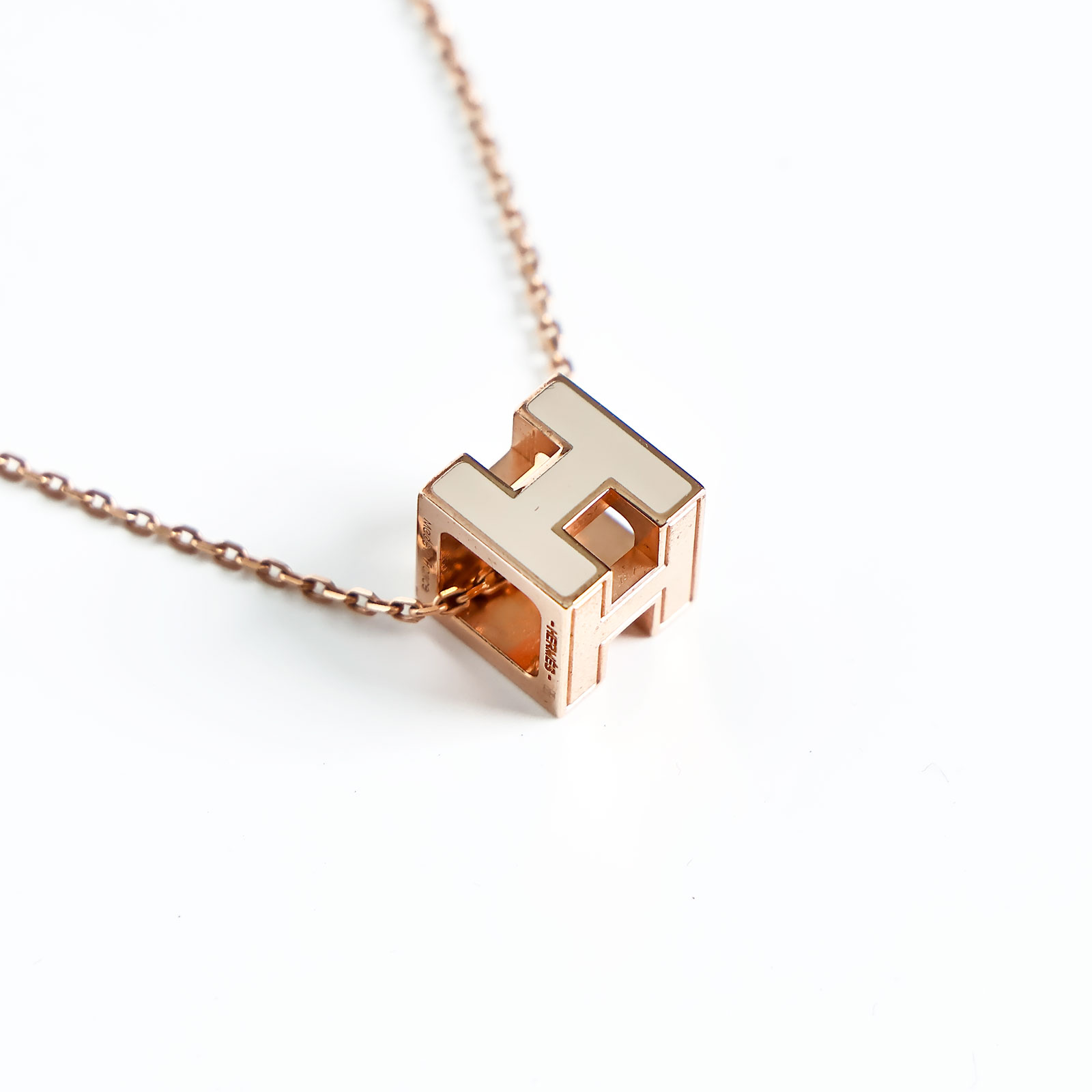 愛馬仕 Hermès Cage dH pendant  項鍊 CAGEDHPENDANT ST 01 19 奶茶立體H項鍊 原廠盒子