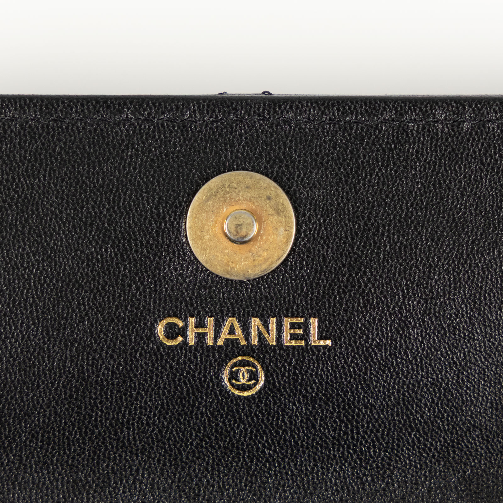 香奈兒 CHANEL 19 拉鍊 零錢 翻蓋 中夾 AP2700 32開黑金羊19扣式中夾 防塵袋/原廠盒子/保證卡