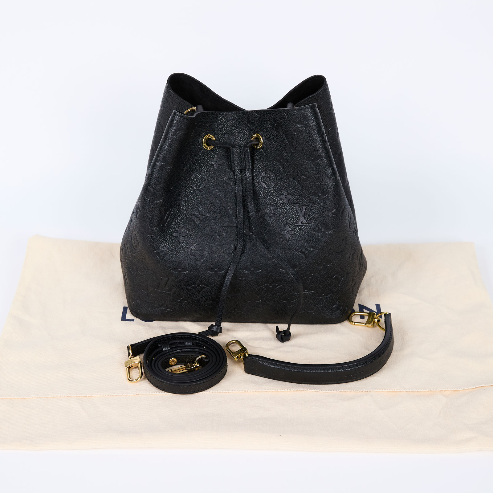 路易威登 LOUIS VUITTON NéoNoé MM 黑色 粒面壓花牛皮 束口水桶包 M45256 晶片款 黑NéoNoé MM 防塵袋