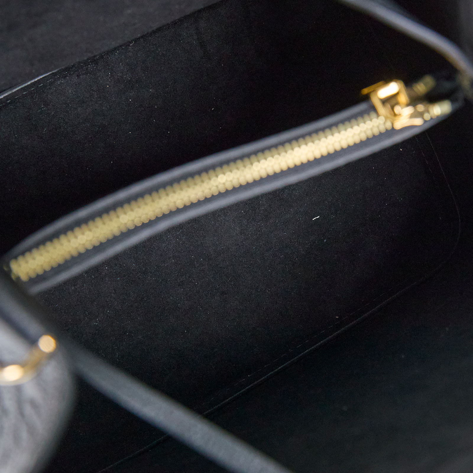 路易威登 LOUIS VUITTON NéoNoé MM 黑色 粒面壓花牛皮 束口水桶包 M45256 晶片款 黑NéoNoé MM 防塵袋