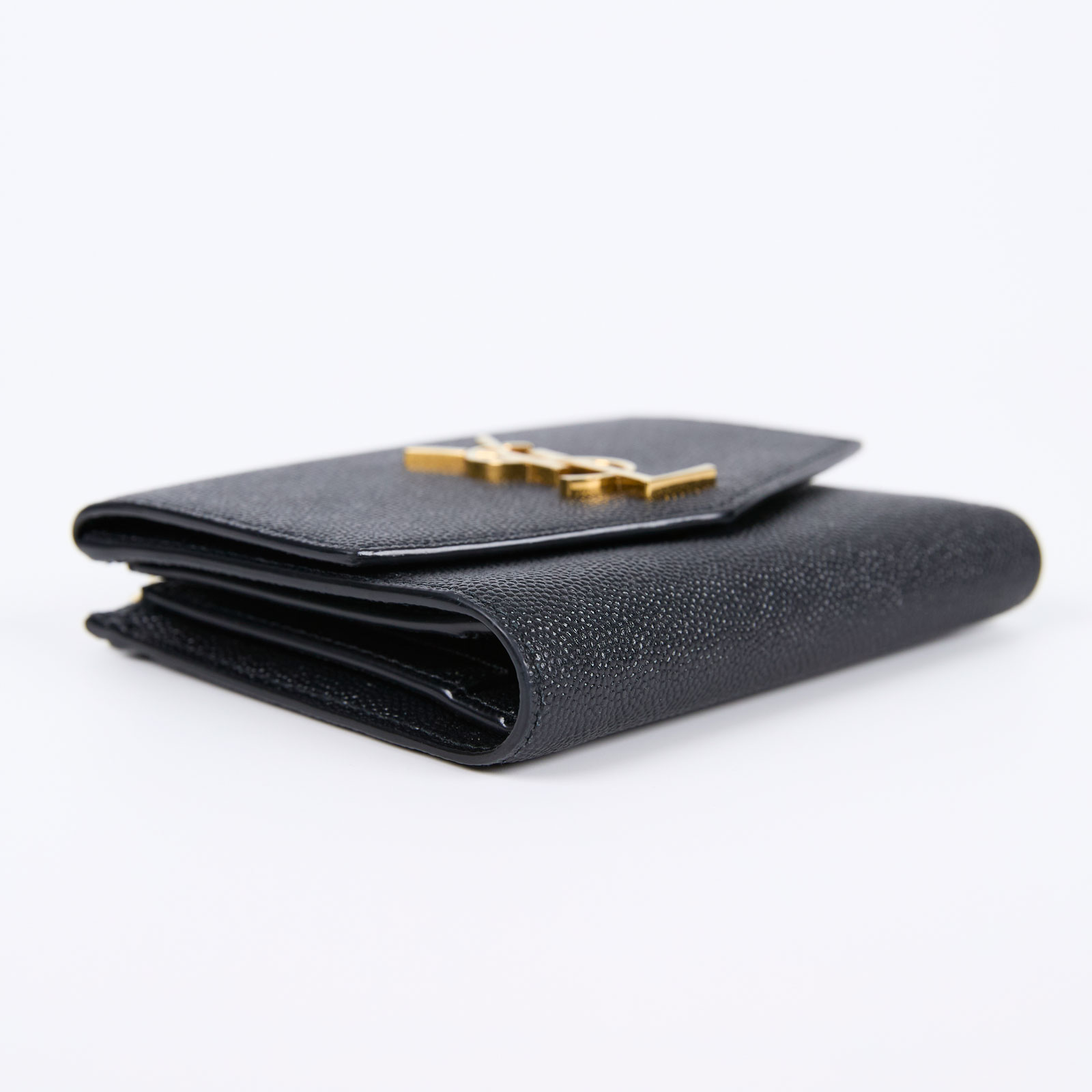 聖羅蘭 YSL SAINT LAURENT Uptown 粒面壓紋皮革小型 錢包 5822961GF0J 黑三折短夾 原廠盒子/防塵袋