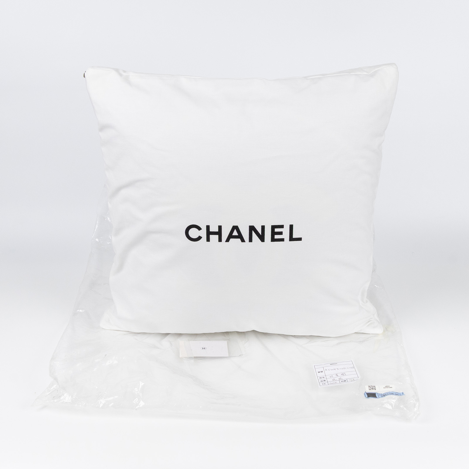 香奈兒 CHANEL 抱枕 A52277 白灰大抱枕 防塵袋