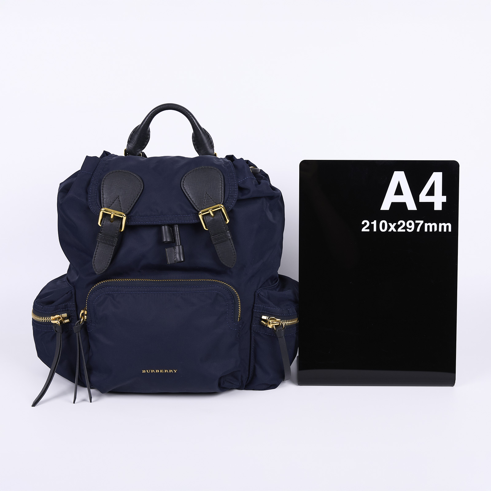 博柏利 BURBERRY The Rucksack 尼龍 後背包 40166241 深藍尼龍後背包 防塵袋