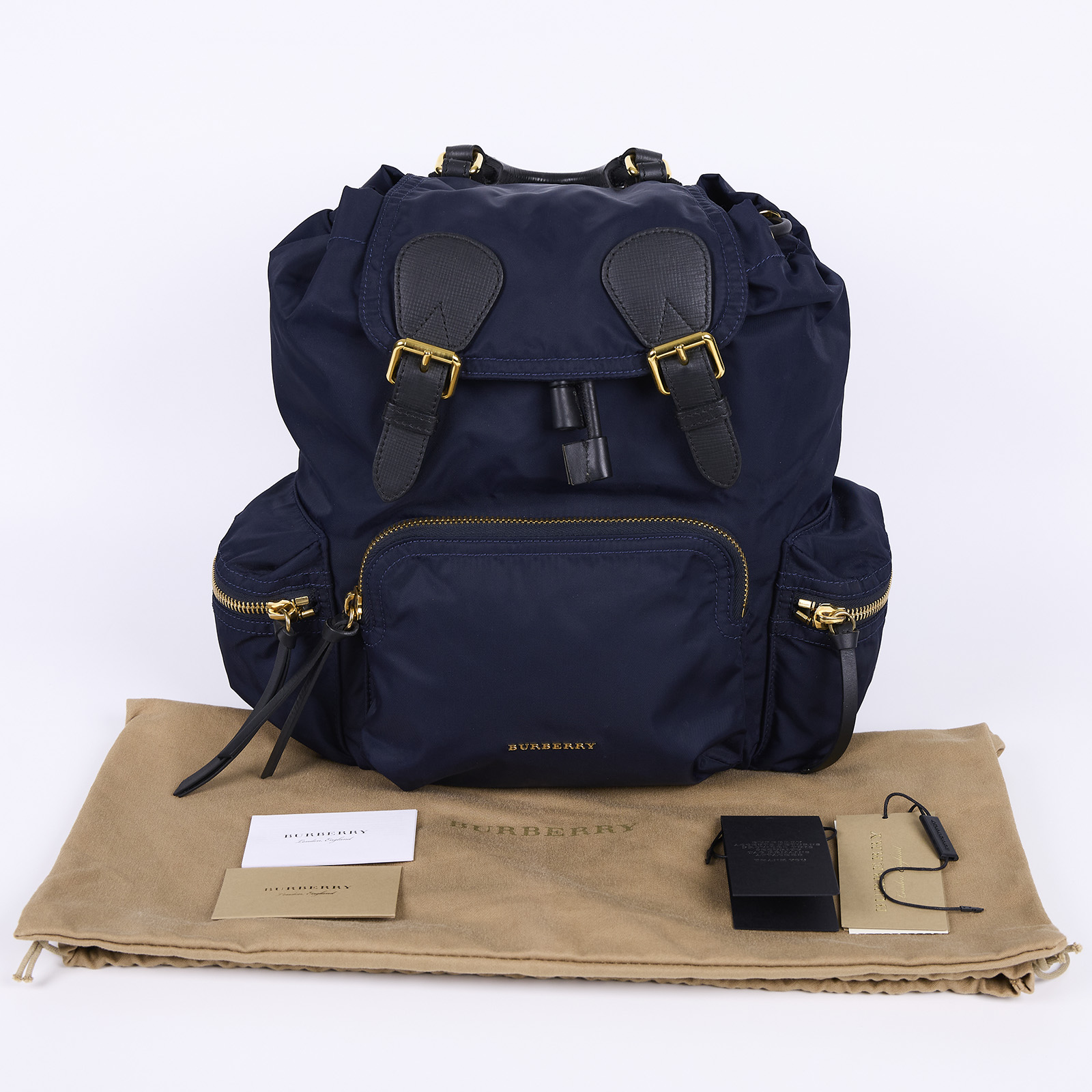 博柏利 BURBERRY The Rucksack 尼龍 後背包 40166241 深藍尼龍後背包 防塵袋