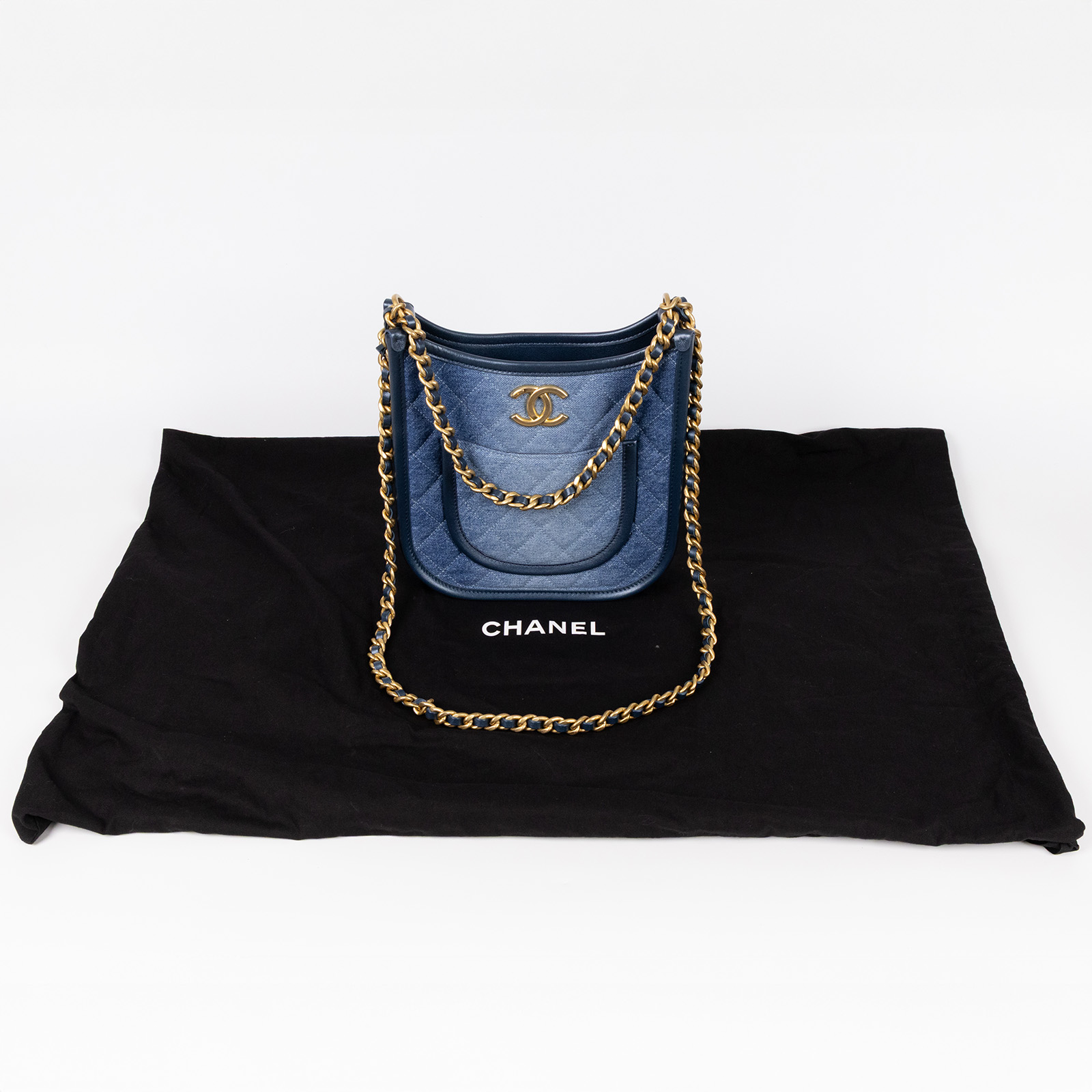 香奈兒 CHANEL 流浪包 Hobo Bag CC LOGO 斜背包 AS4532 晶片款 牛仔Hobo二用斜背包 防塵袋/保證卡