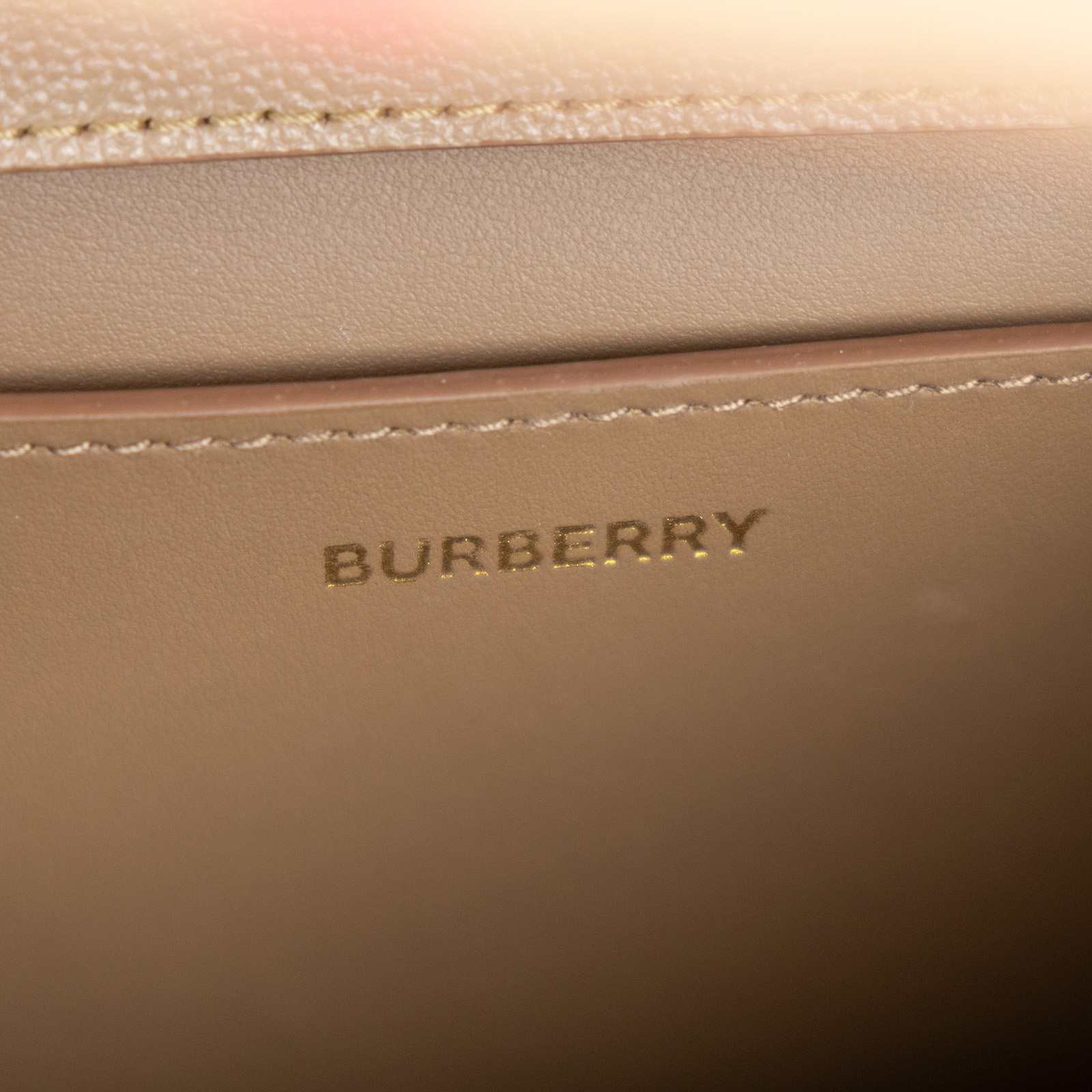 博柏利 BURBERRY Madison 經典格紋 翻蓋斜背包 8084494 咖格紋斜背包 防塵袋