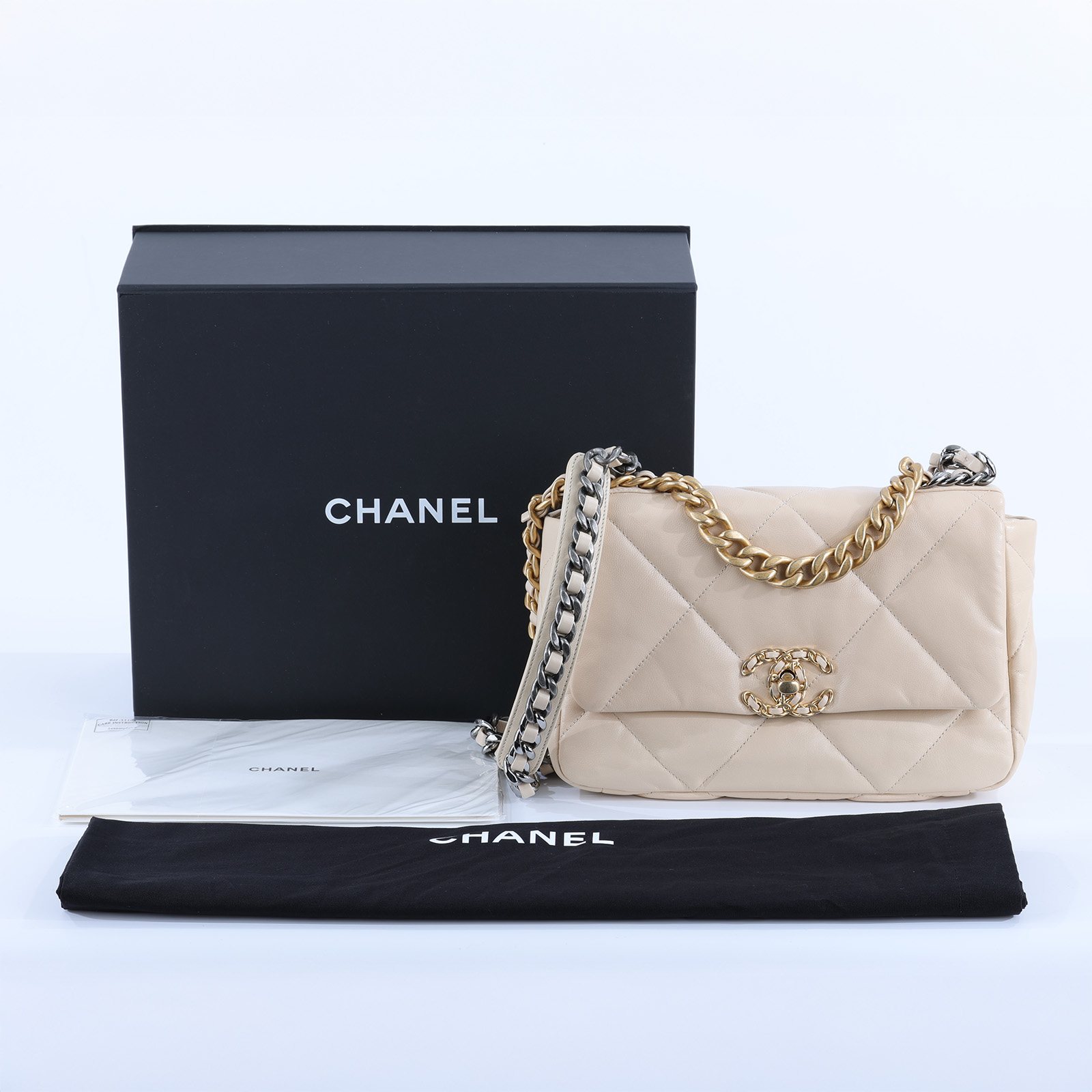 香奈兒 CHANEL 19 口蓋包 菱格紋 金銀鍊帶 手提 肩背包  奶茶19 小號 防塵袋/原廠盒子