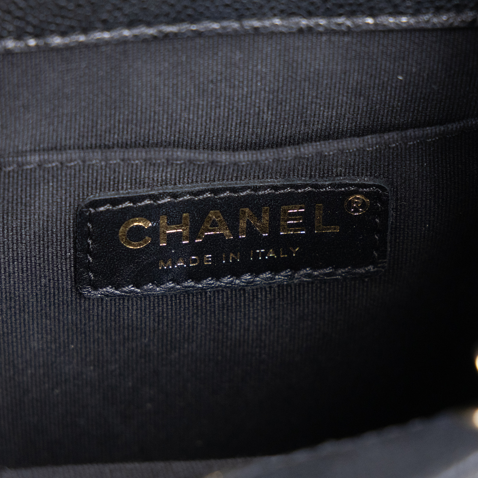香奈兒 CHANEL 粒紋小牛皮 金色金屬 小型 後背包 AS4399 B14256 黑金荔枝坦克後背 防塵袋/原廠盒子