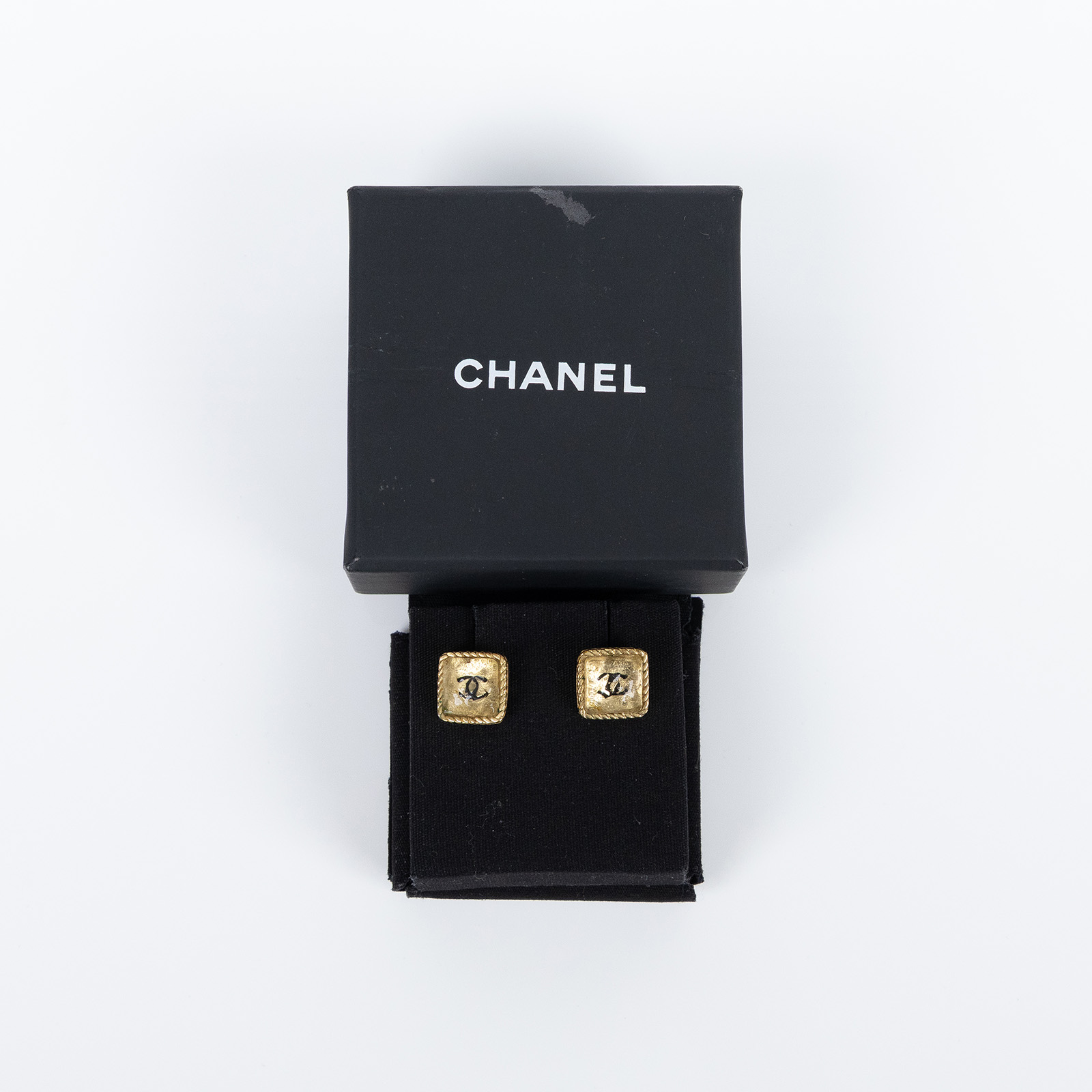 香奈兒 CHANEL 耳釘 00C 金方形麻花邊黑LOGO耳環 原廠盒子