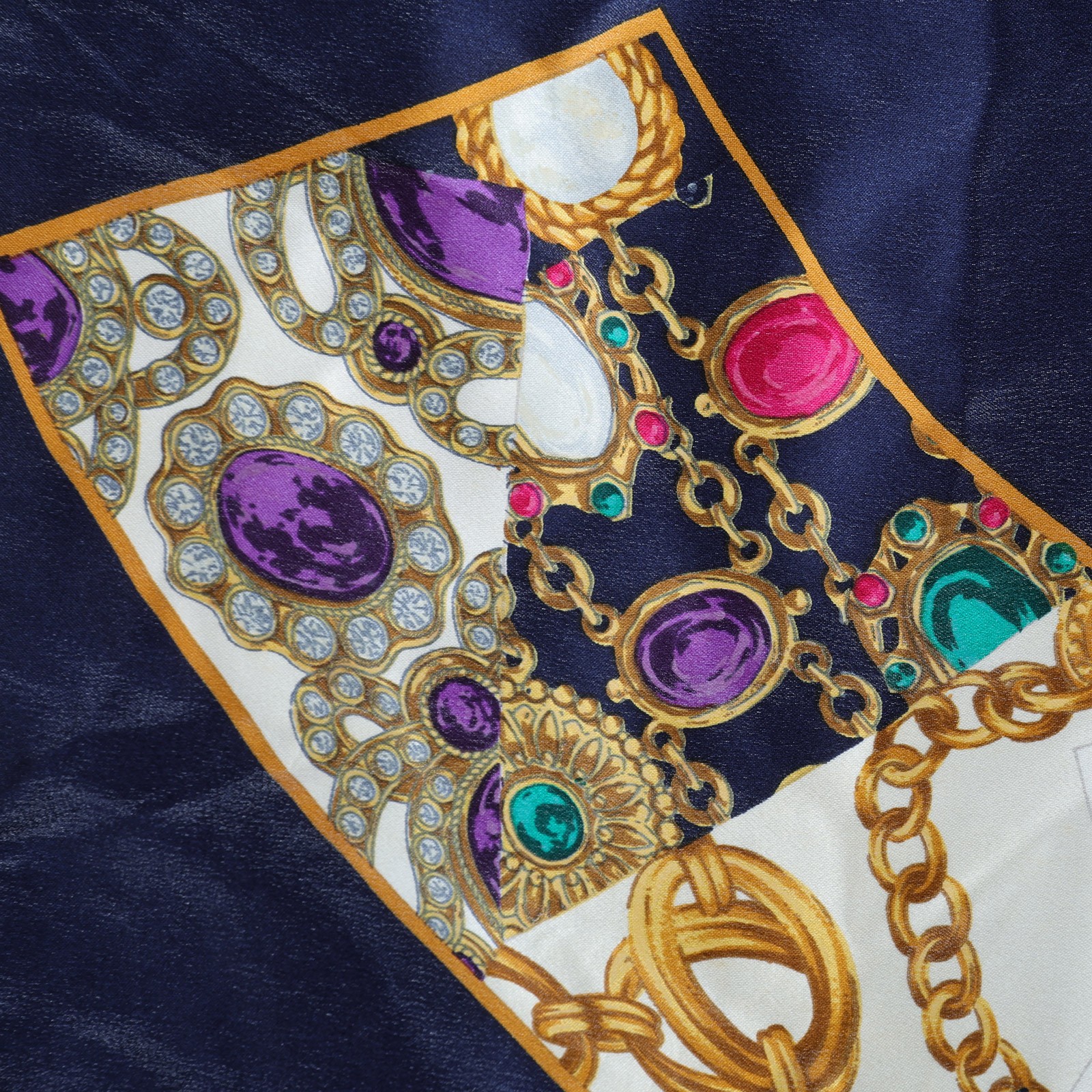 香奈兒 CHANEL 絲巾  深藍雙CLOGO絲巾 無附屬品