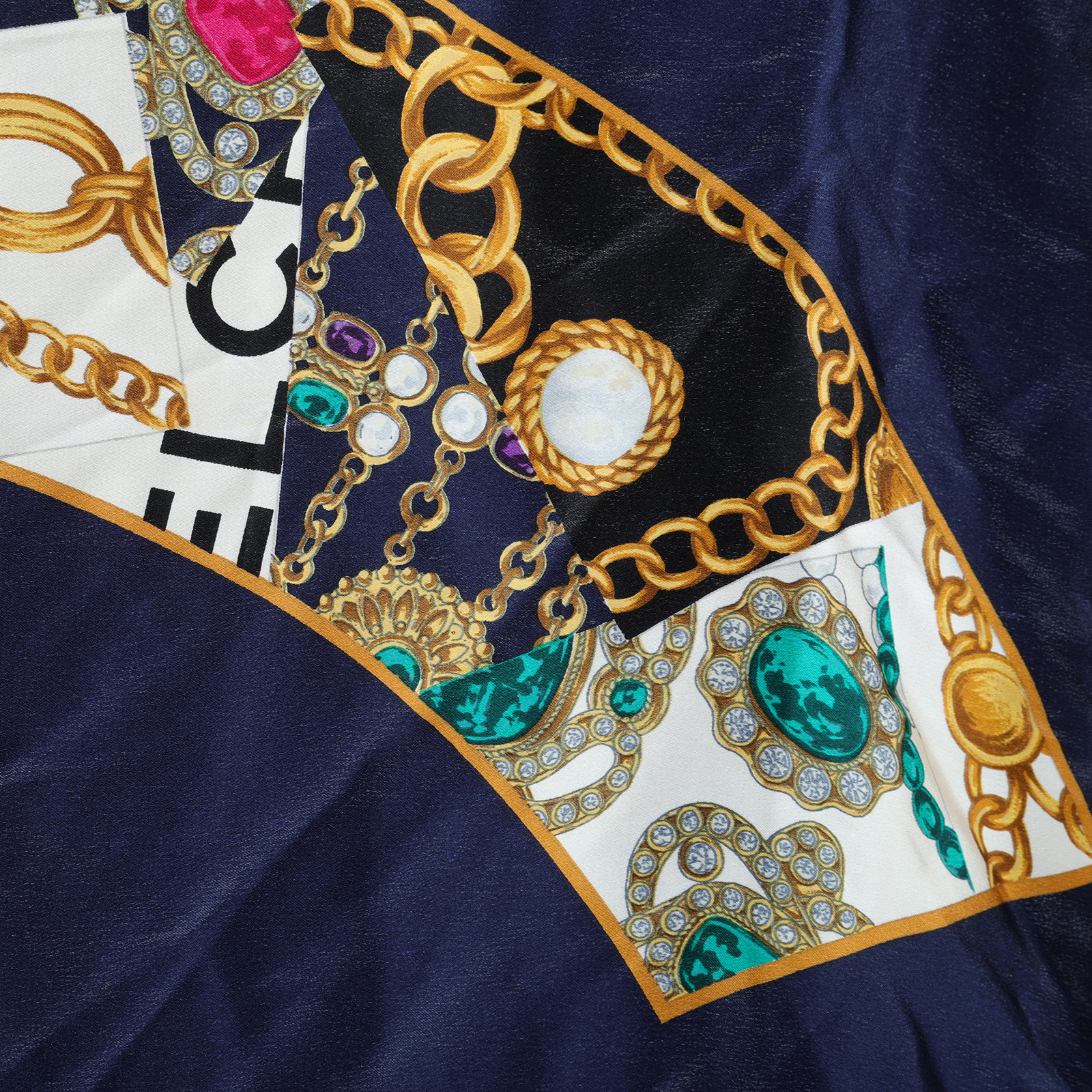 香奈兒 CHANEL 絲巾  深藍雙CLOGO絲巾 無附屬品