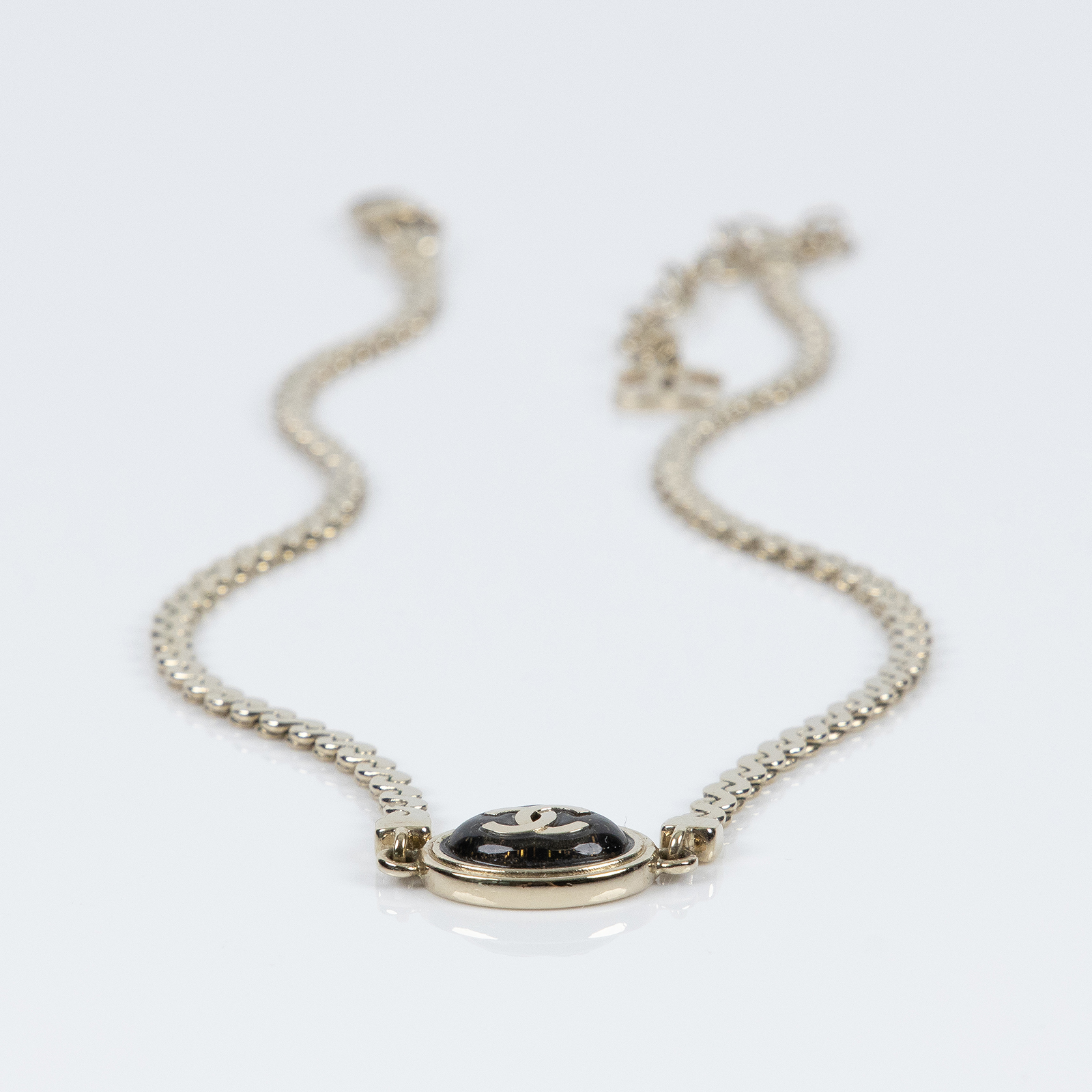 香奈兒 CHANEL CC 項鍊 C25 A 淡金黑橢圓雙C鎖骨鍊 原廠盒子 內襯