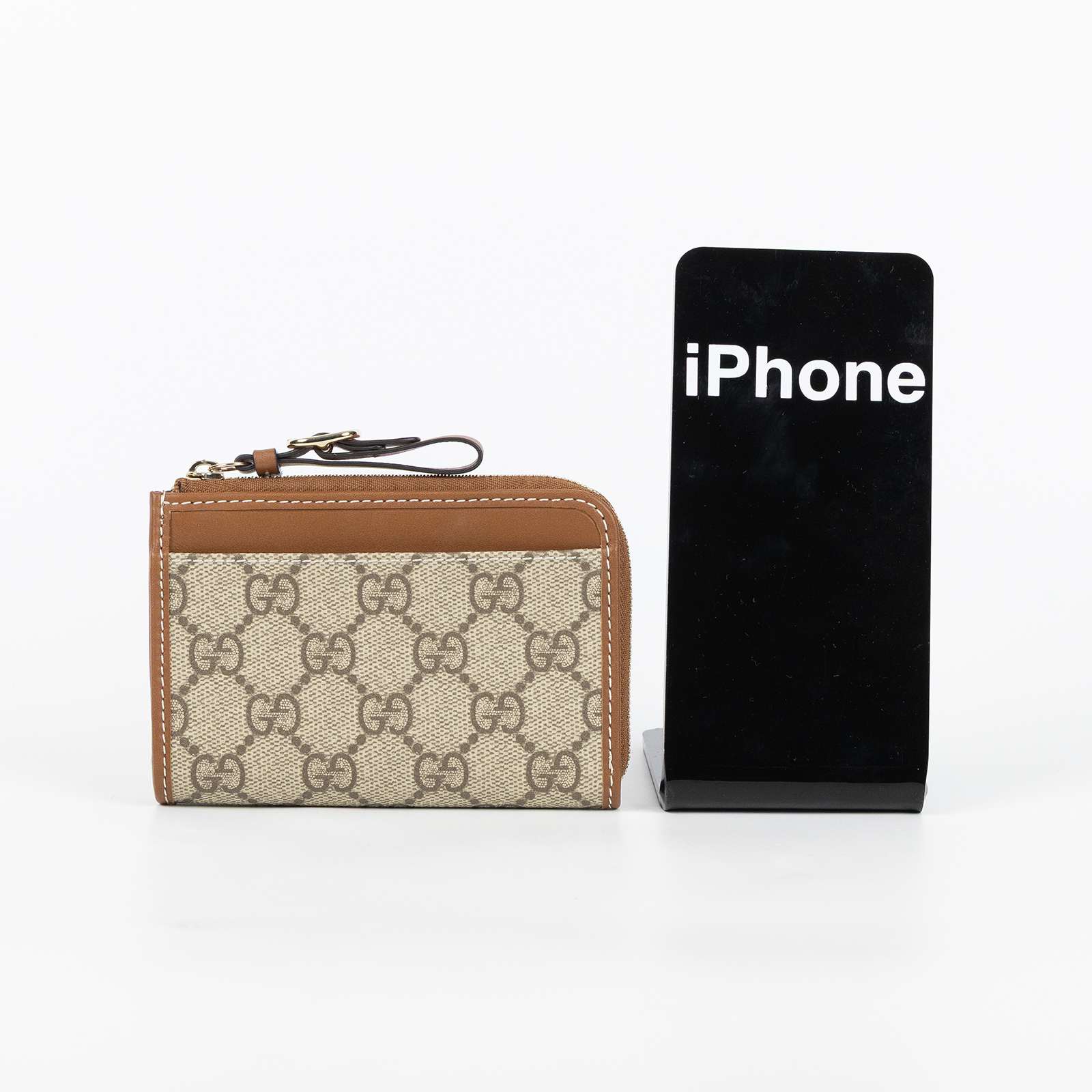 古馳 GUCCI GG Emblem 拉鍊卡包 821804 FAD6L 棕色GG拉鍊卡包 原廠盒子