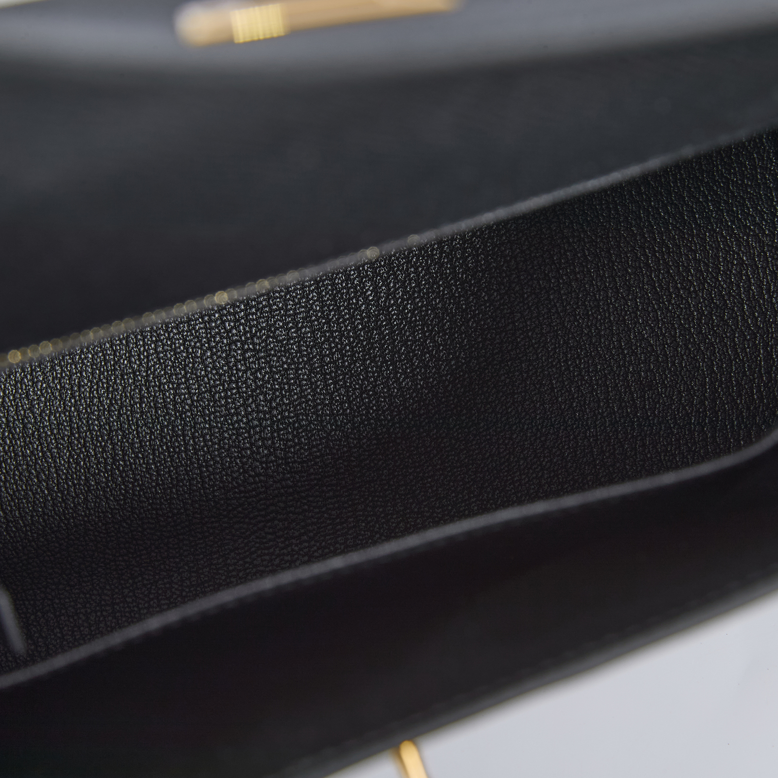 愛馬仕 Hermes Kelly Bag 凱莉包 25 黑色 金色五金 H038416CC89 /  原廠盒子/購買證明/防塵袋/雨衣/鎖組