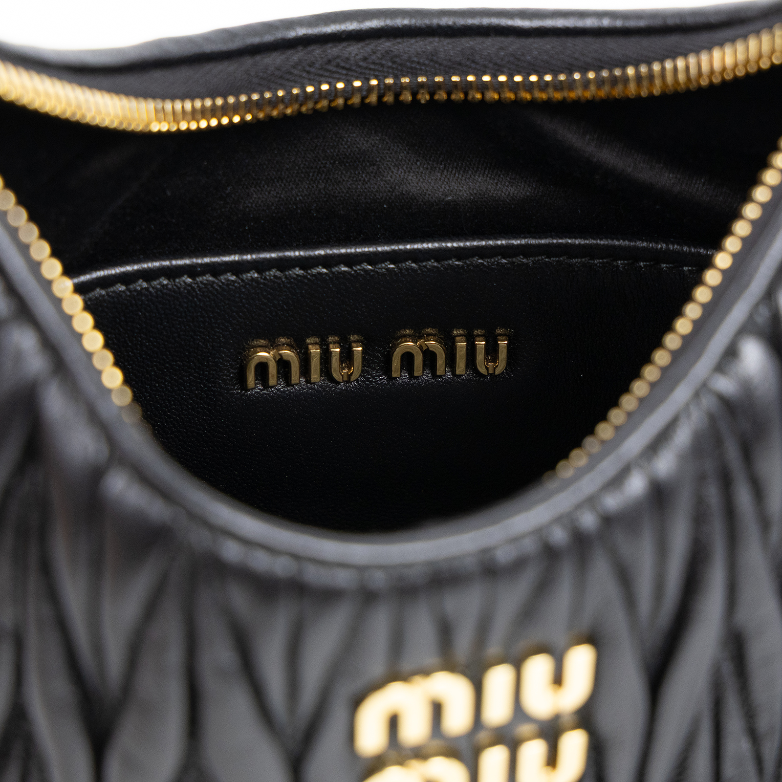 繆繆 MIU MIU Matelasse 納帕軟皮 單肩包 5BH211_N88 黑抓皺Matelassé 2WAY 原廠盒子/防塵袋/保證卡/背帶