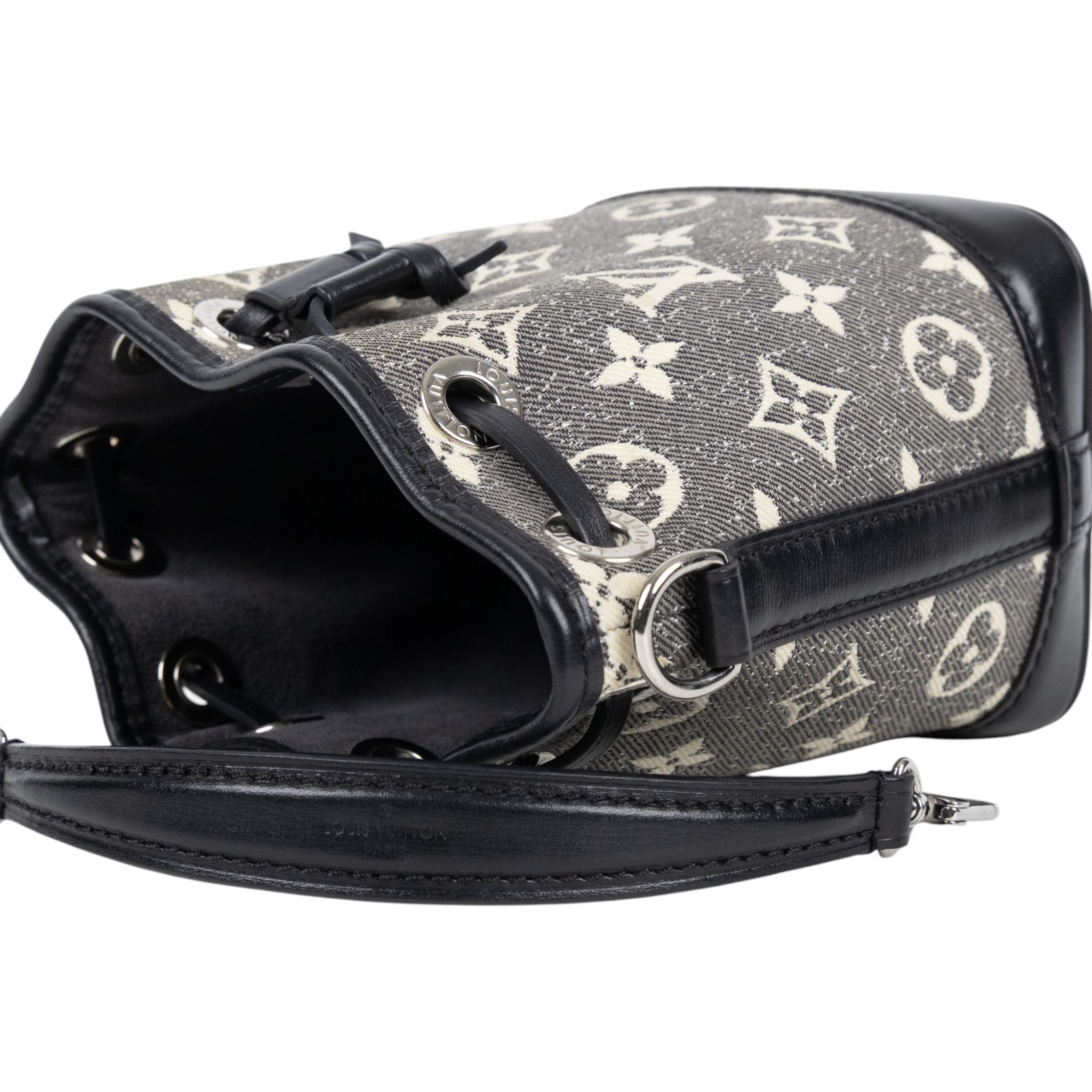 路易威登 LOUIS VUITTON Nano Noé 束口水桶包 黑色丹寧 M46449 黑白原花帆布NANO NOE 背帶2/(晶片消磁)