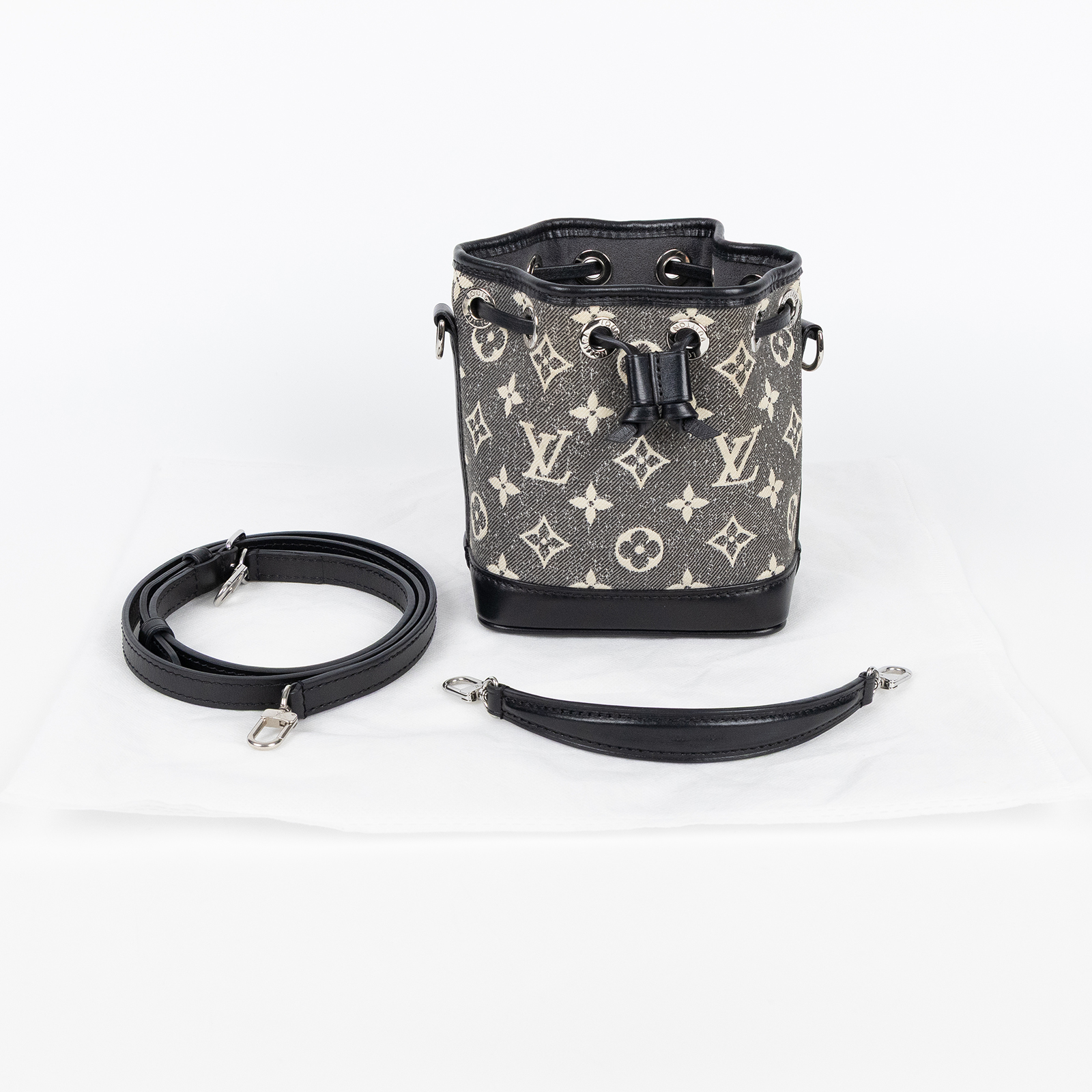 路易威登 LOUIS VUITTON Nano Noé 束口水桶包 黑色丹寧 M46449 黑白原花帆布NANO NOE 背帶2/(晶片消磁)